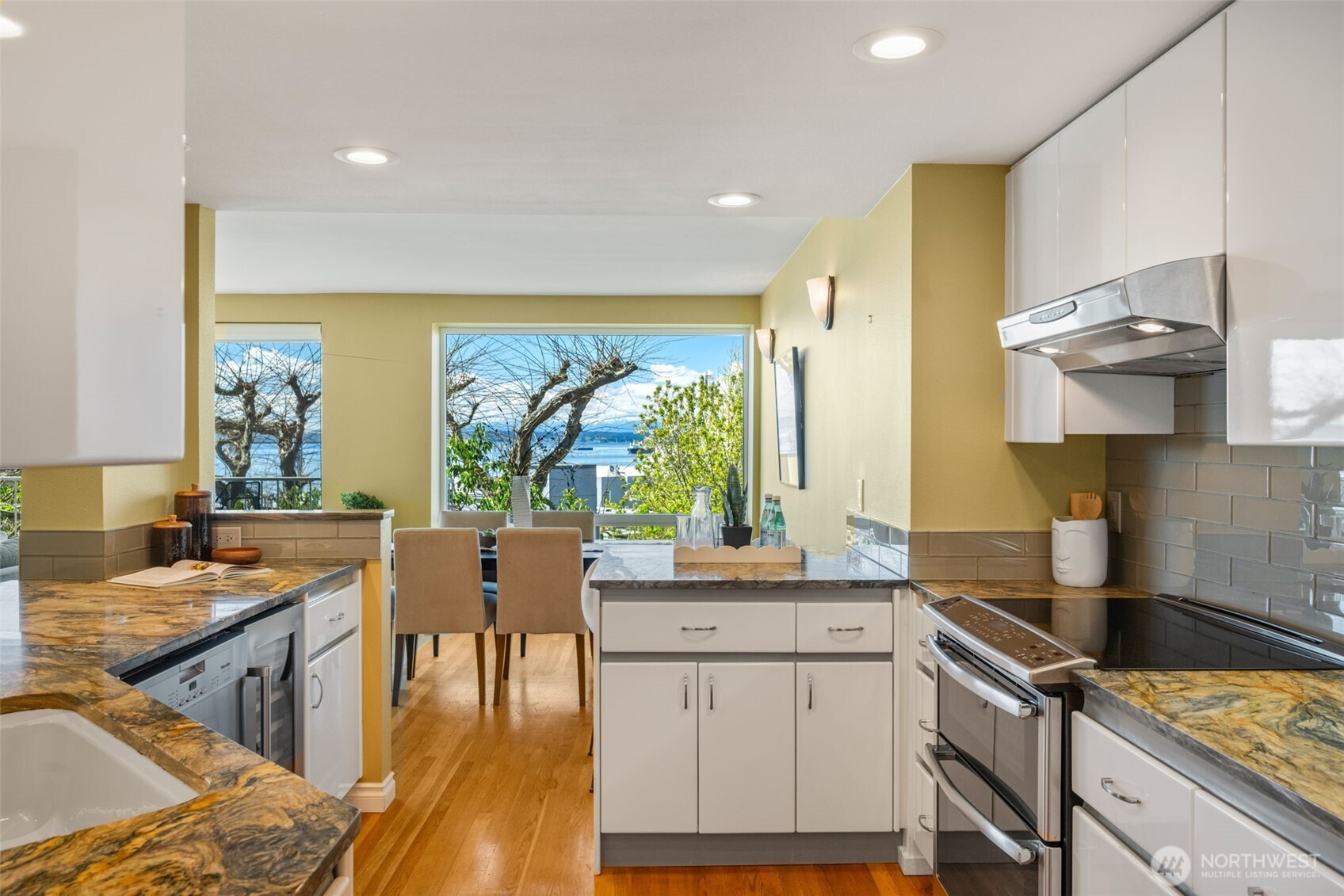 619 5th Avenue W Unit: 302