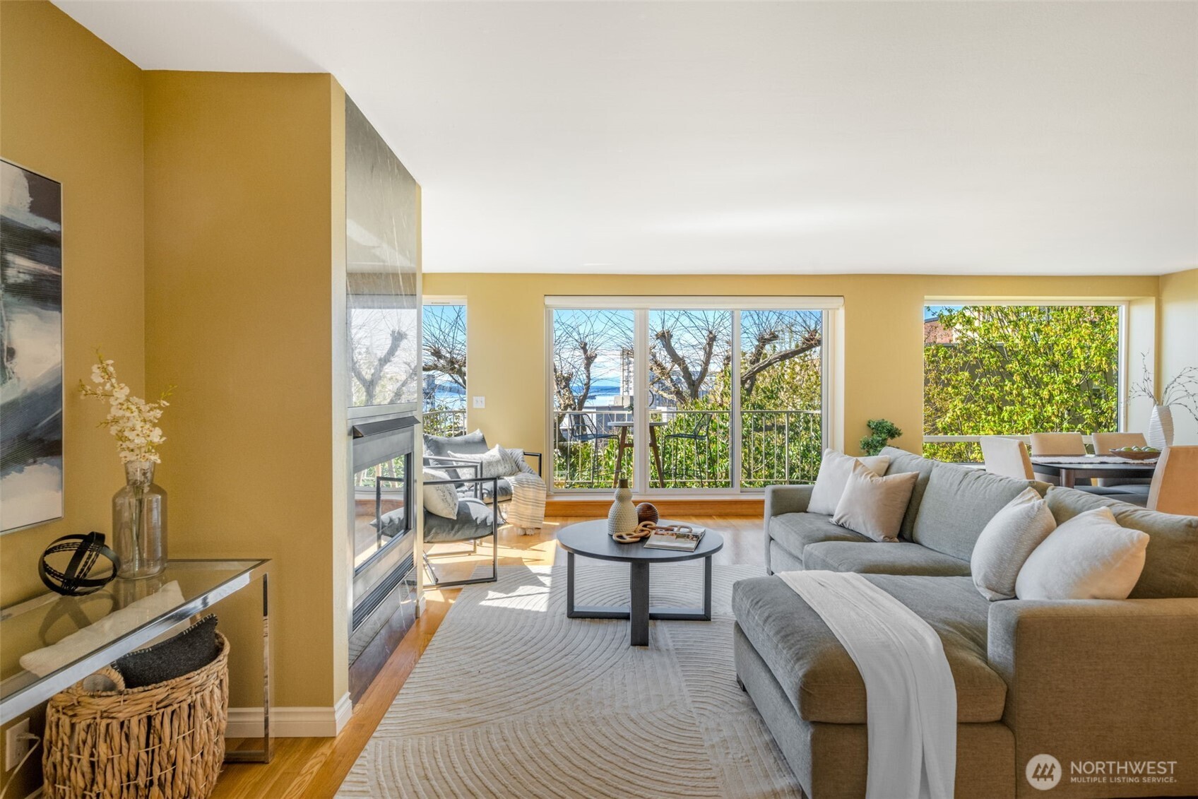 619 5th Avenue W Unit: 302