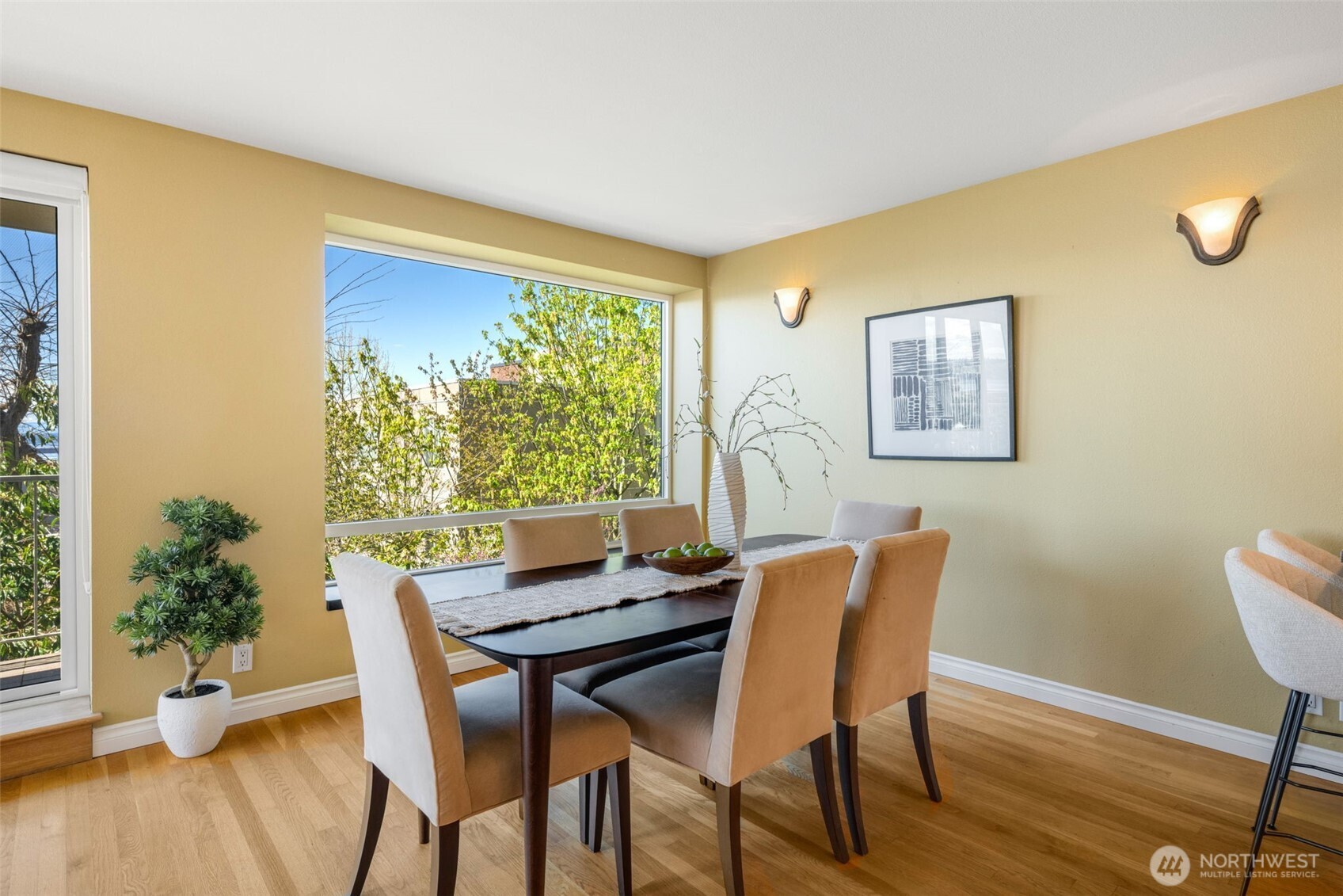 619 5th Avenue W Unit: 302