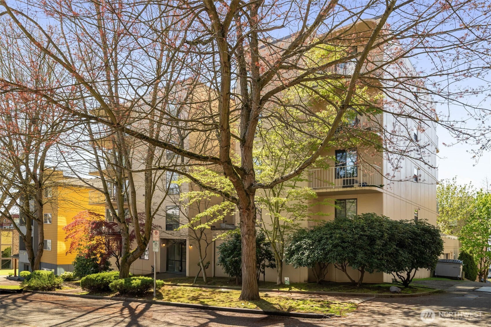 619 5th Avenue W Unit: 302