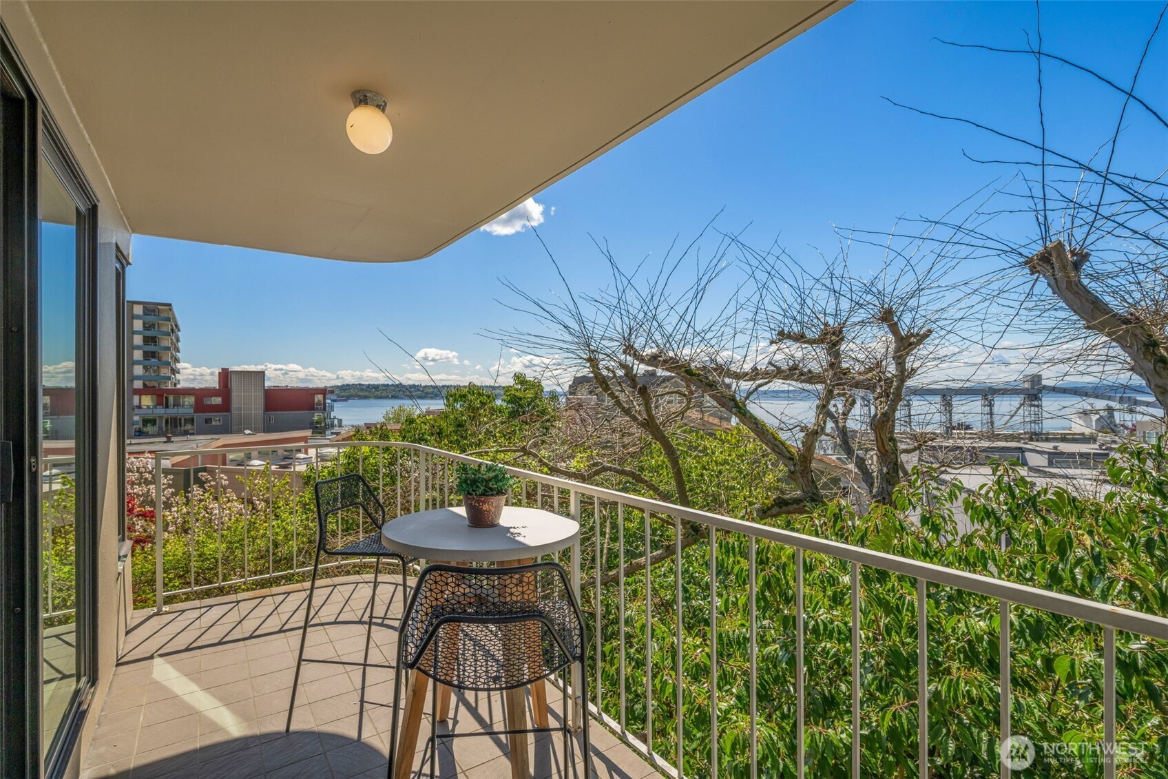 619 5th Avenue W Unit: 302