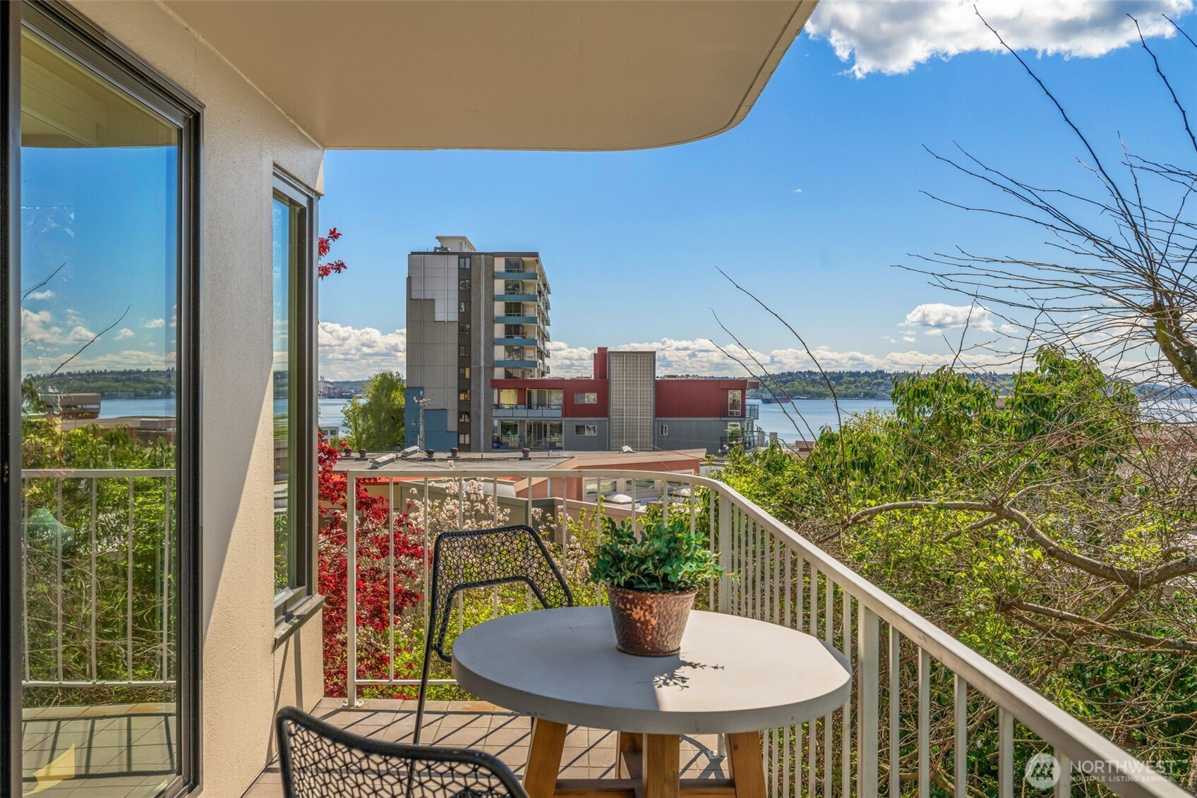 619 5th Avenue W Unit: 302