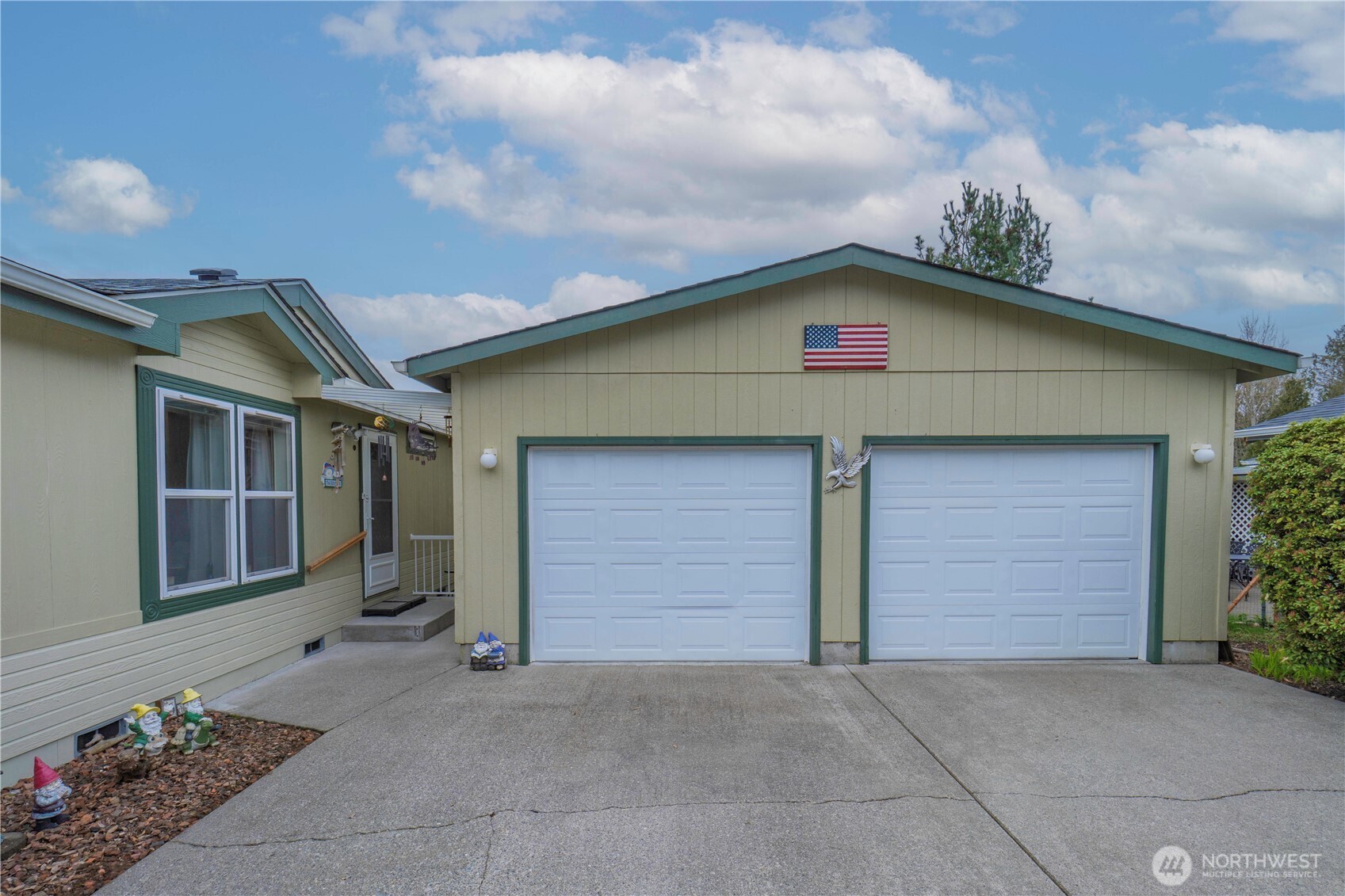 5101 E Grey Sea Eagle Lane SW