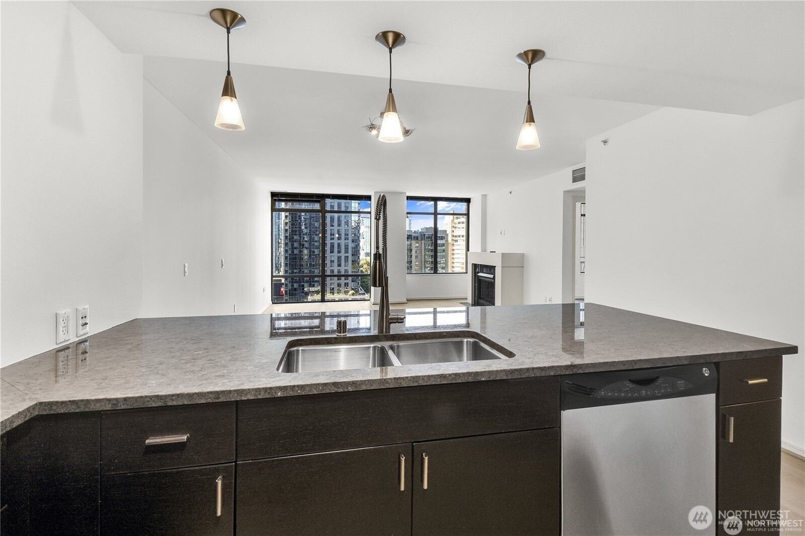 819 Virginia Street Unit: 1101