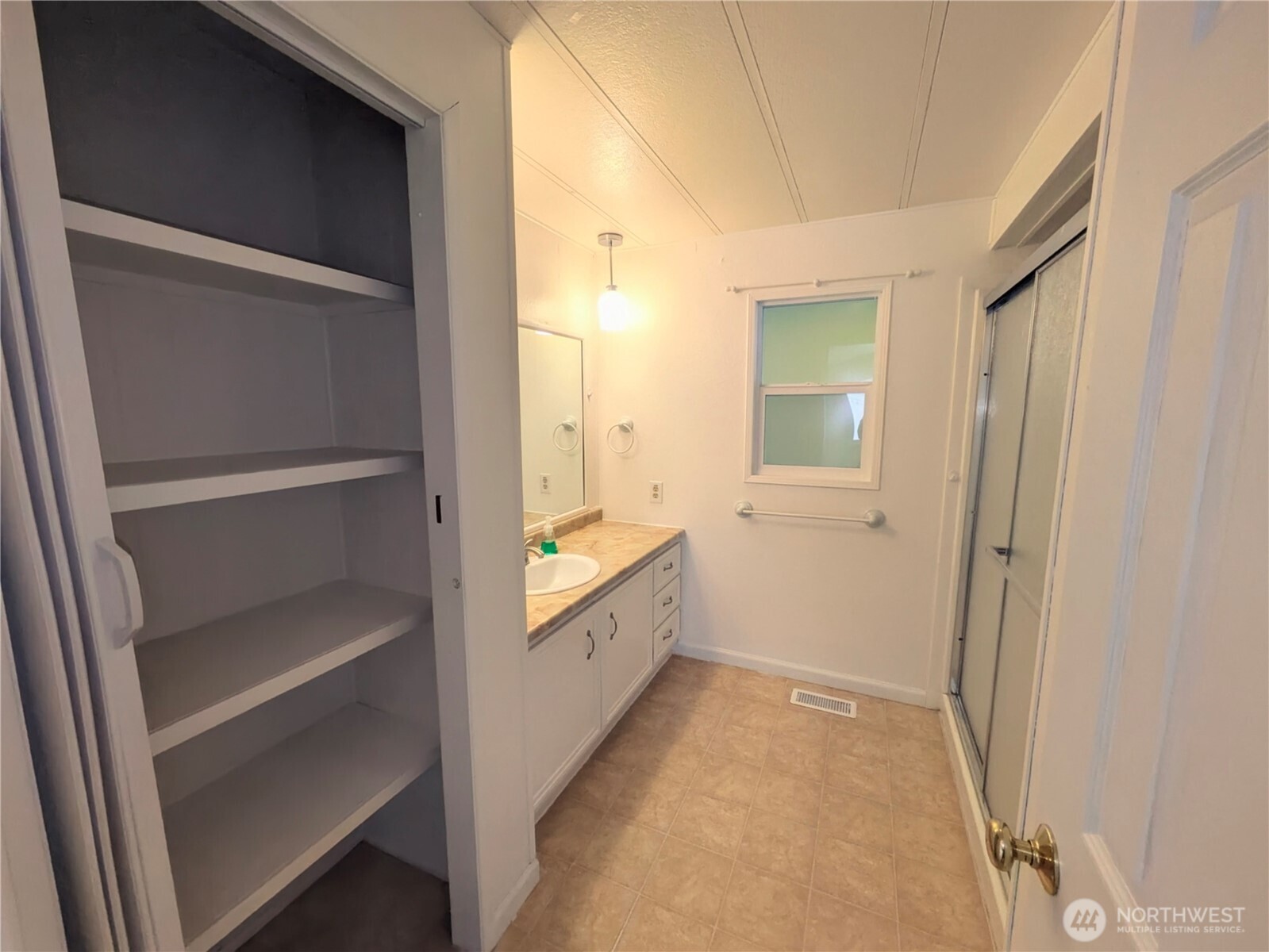 201 Union Avenue SE Unit: 217