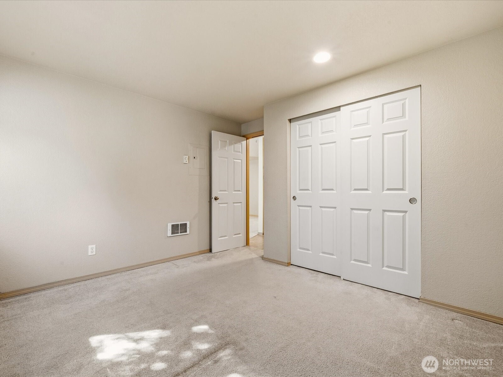 14344 N Stone Avenue Unit: 32