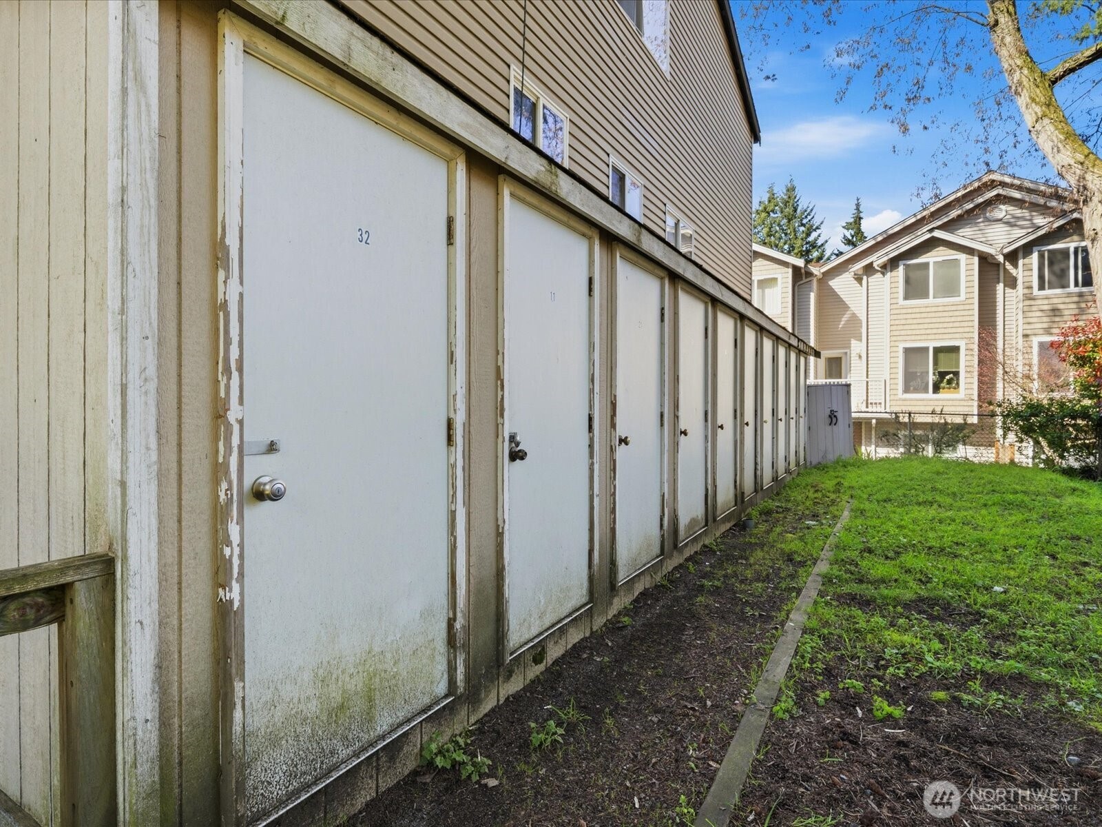 14344 N Stone Avenue Unit: 32