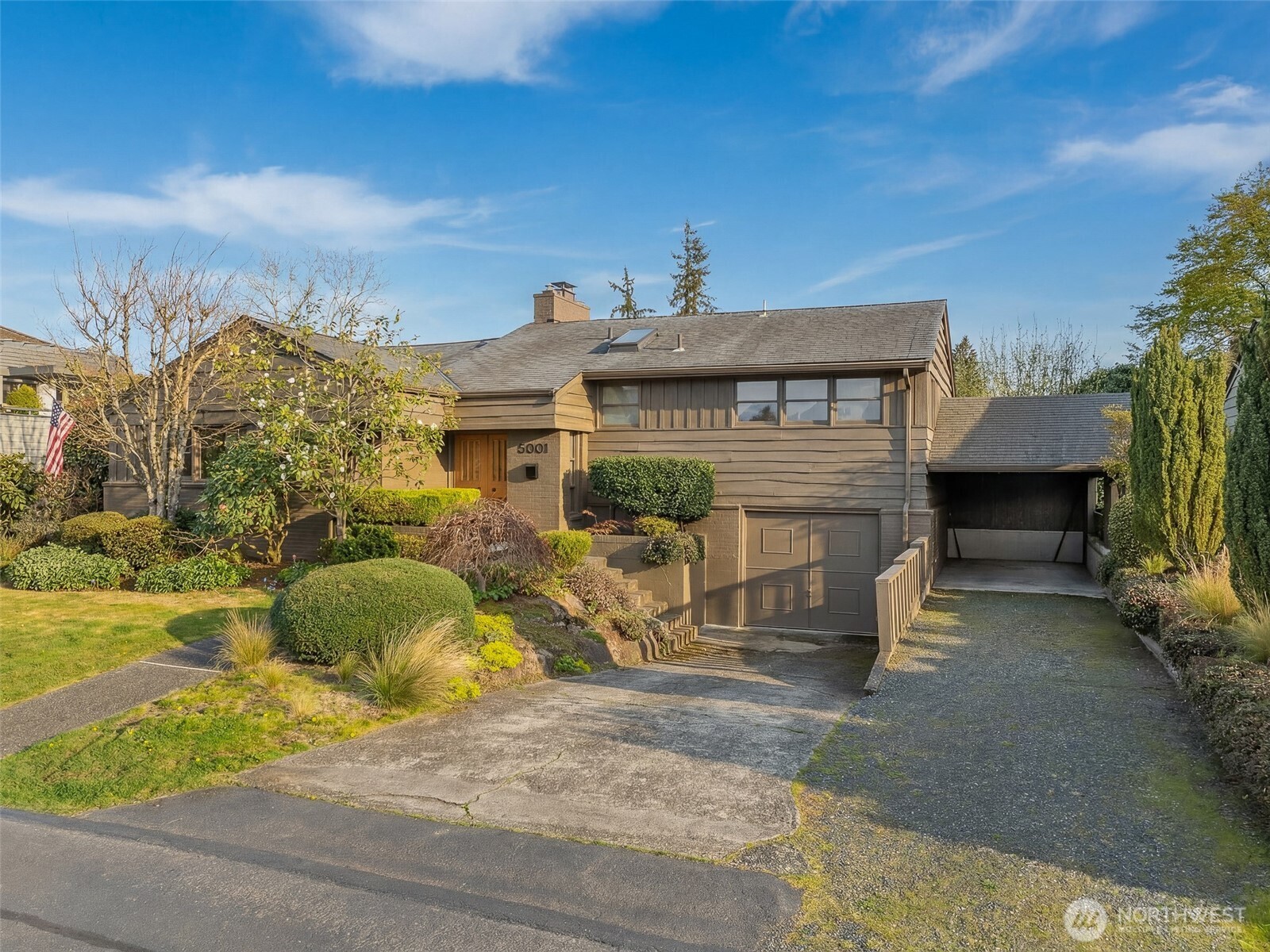 5001 NE Park Place