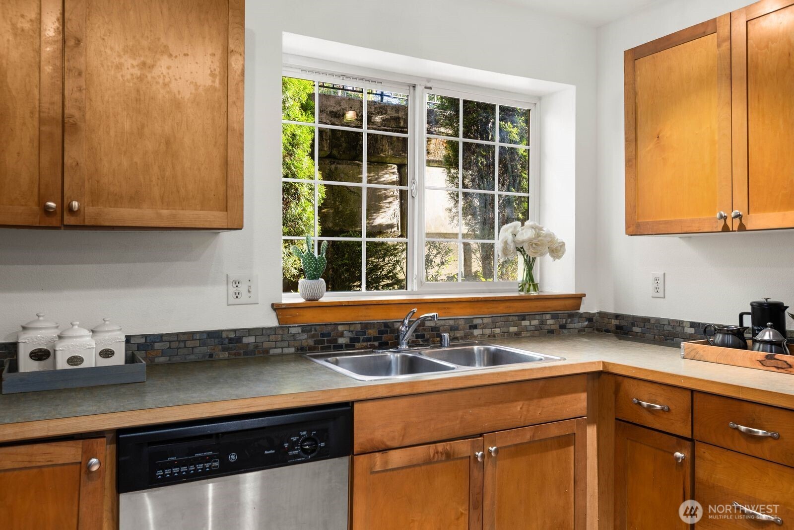 7035 S 133rd Street Unit: B100