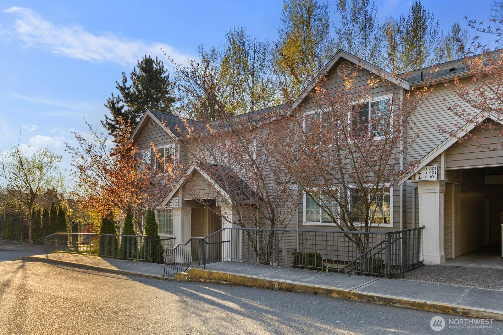 7035 S 133rd Street Unit: B100
