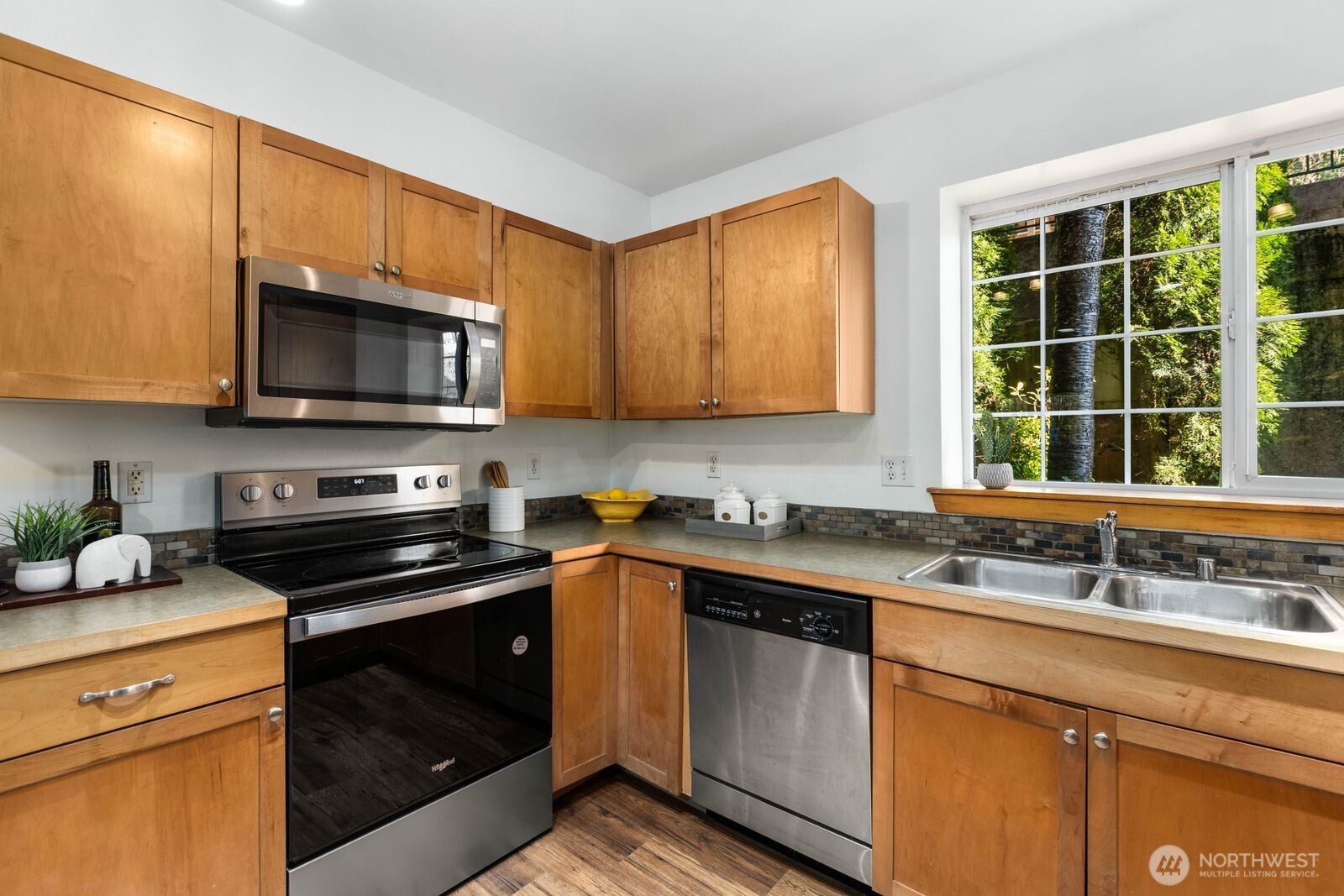 7035 S 133rd Street Unit: B100