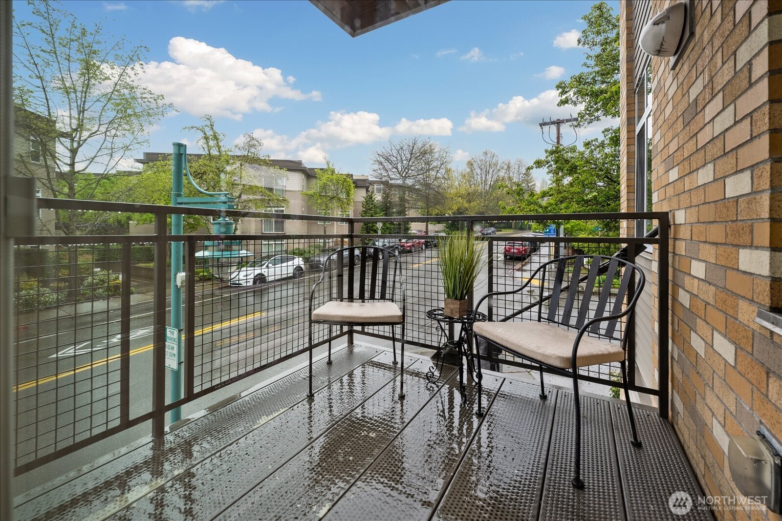211 Kirkland Avenue Unit: 208