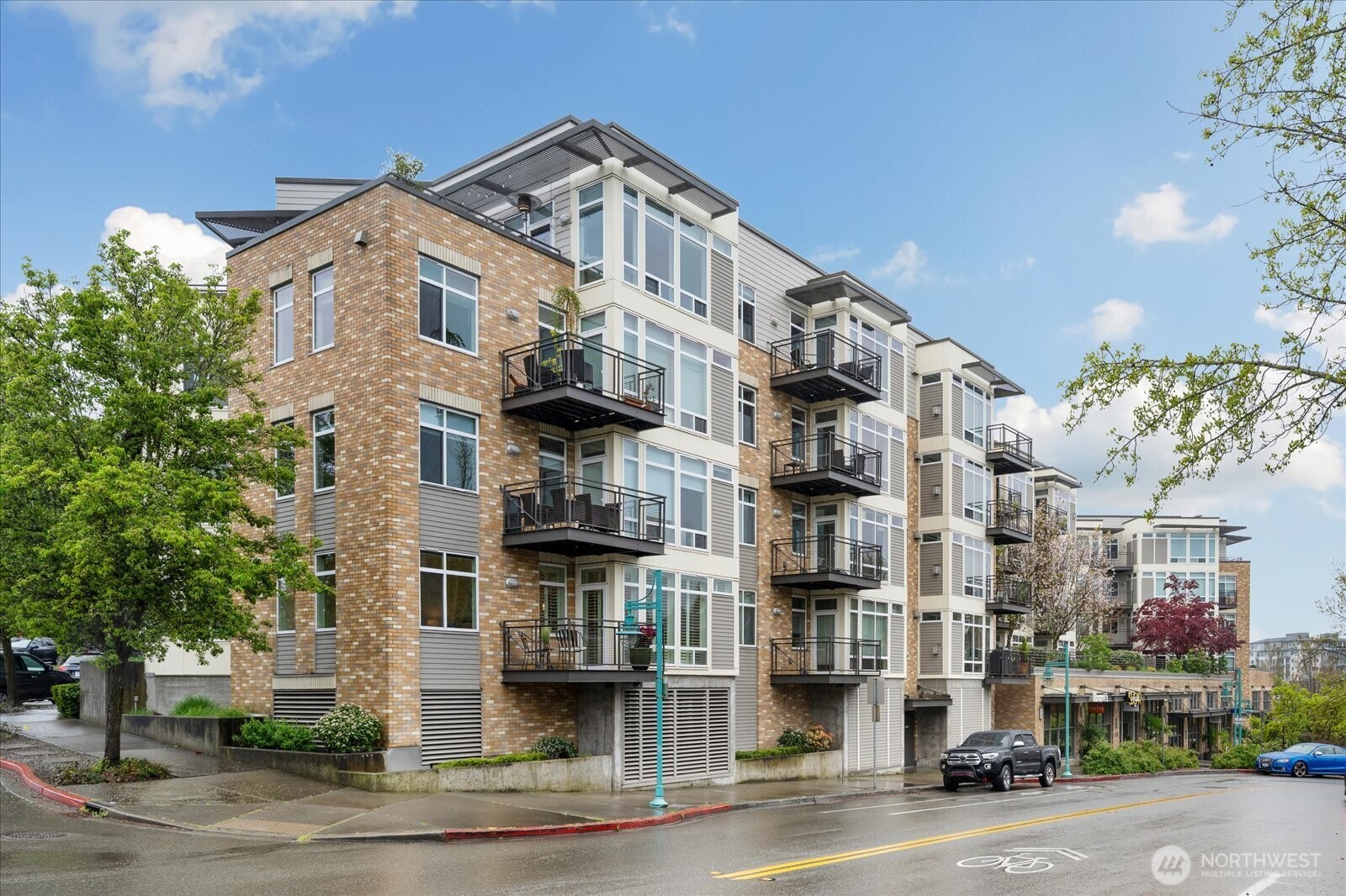 211 Kirkland Avenue Unit: 208