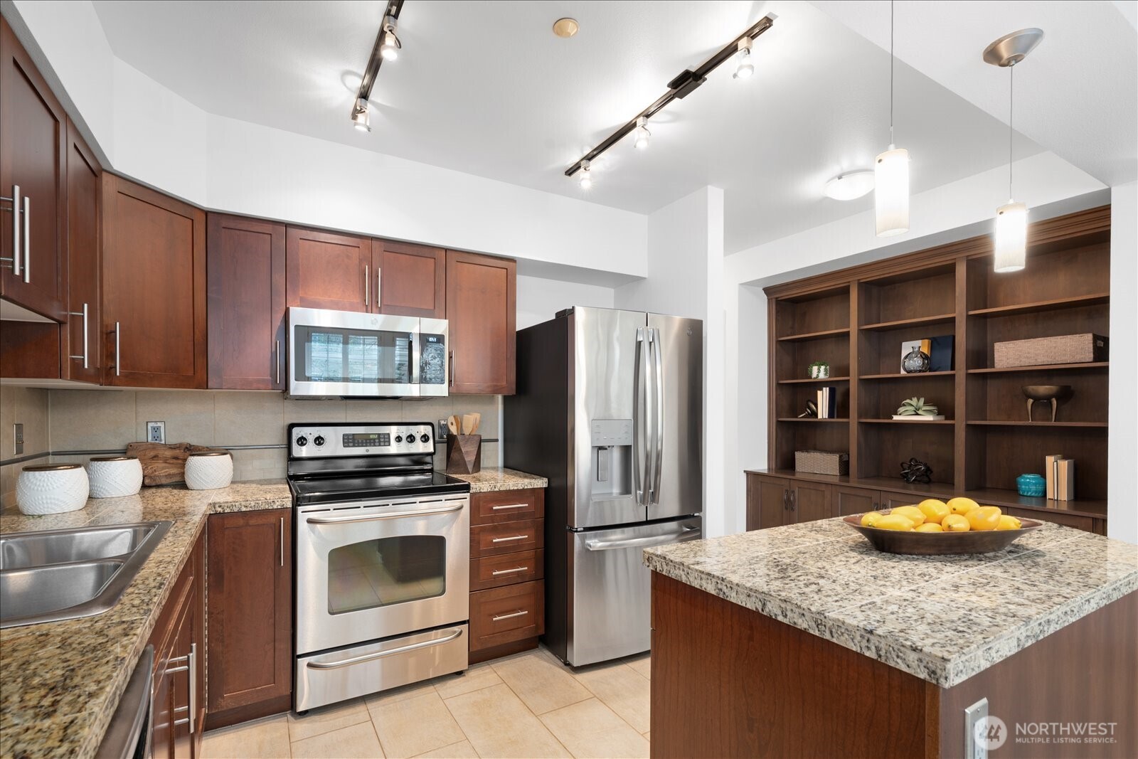 211 Kirkland Avenue Unit: 208
