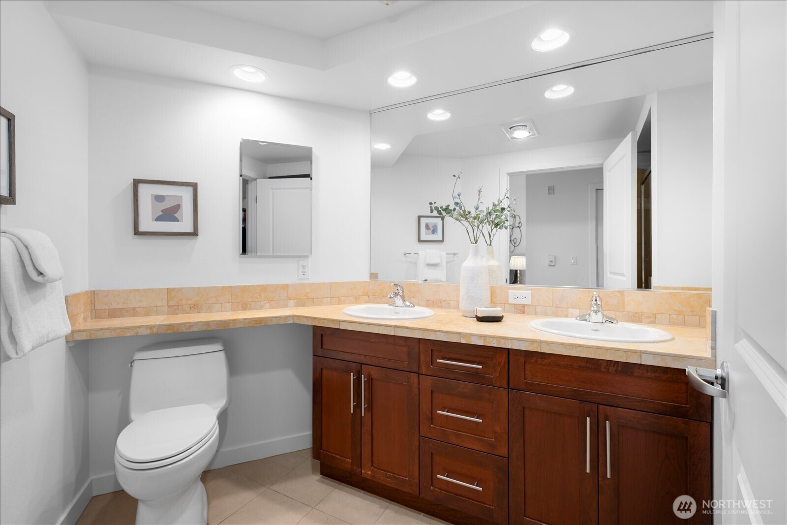 211 Kirkland Avenue Unit: 208