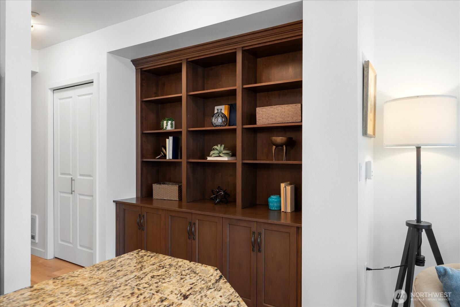 211 Kirkland Avenue Unit: 208