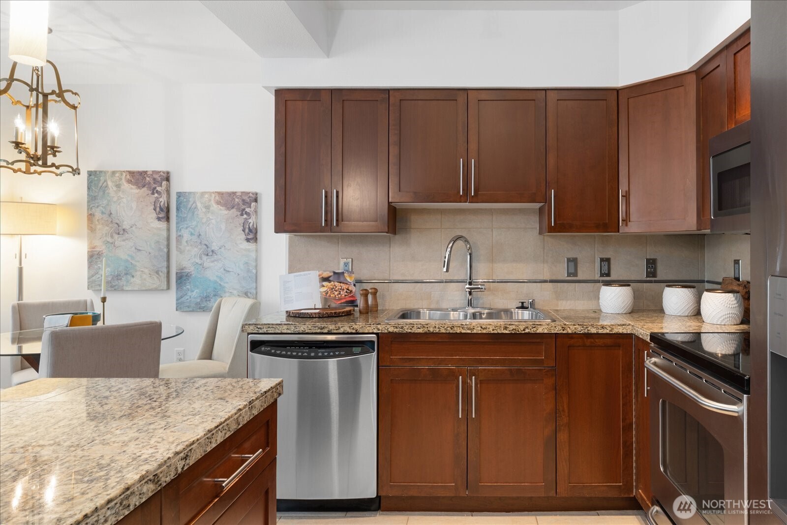 211 Kirkland Avenue Unit: 208