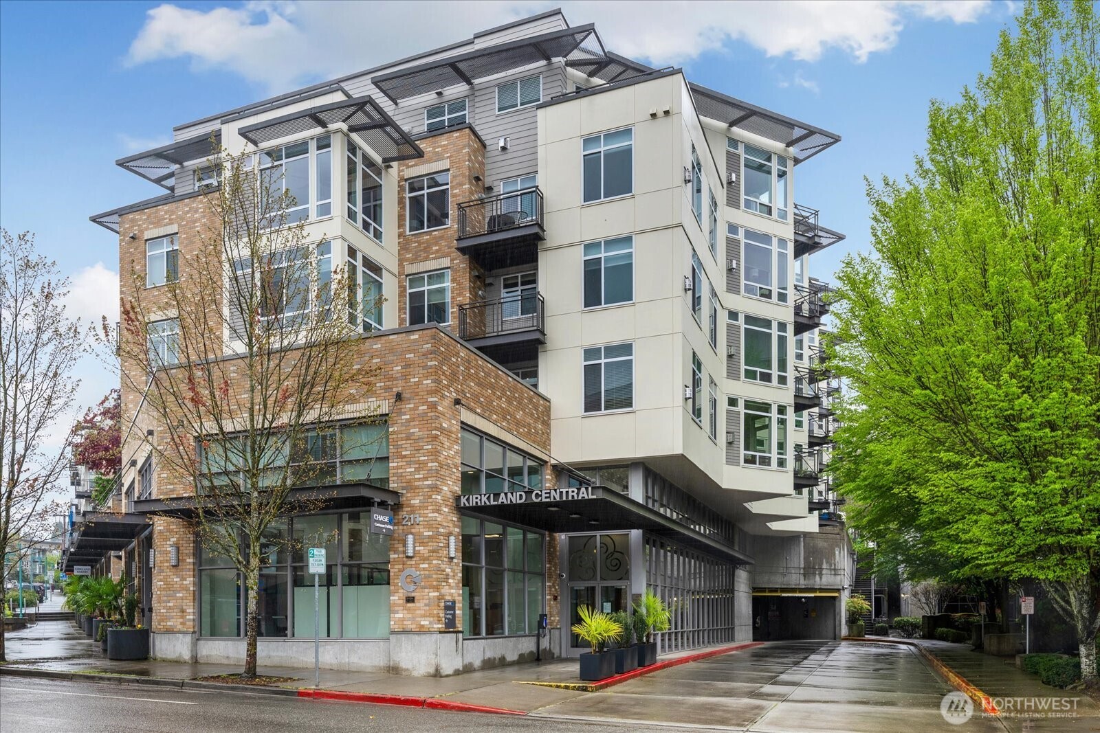 211 Kirkland Avenue Unit: 208