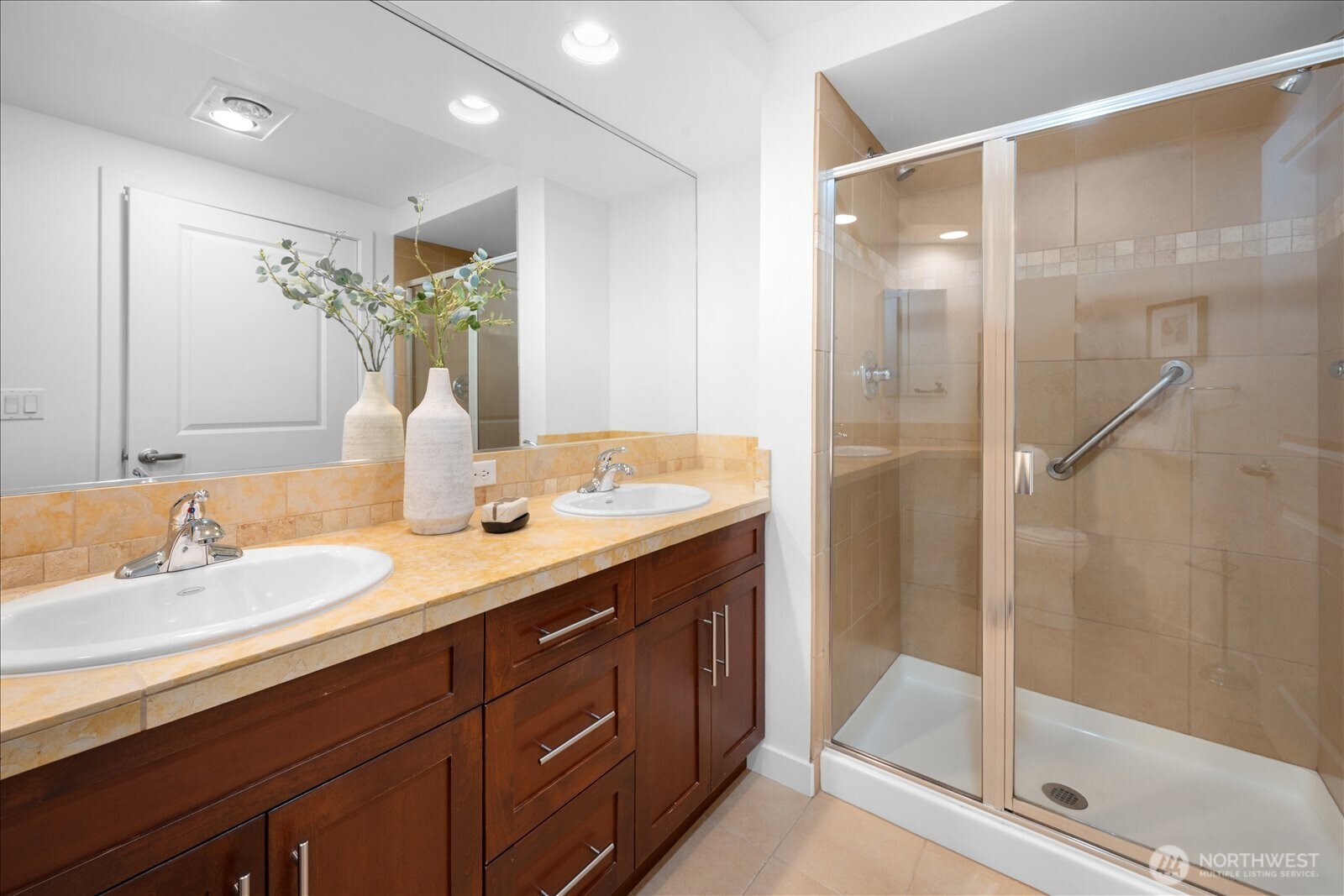 211 Kirkland Avenue Unit: 208