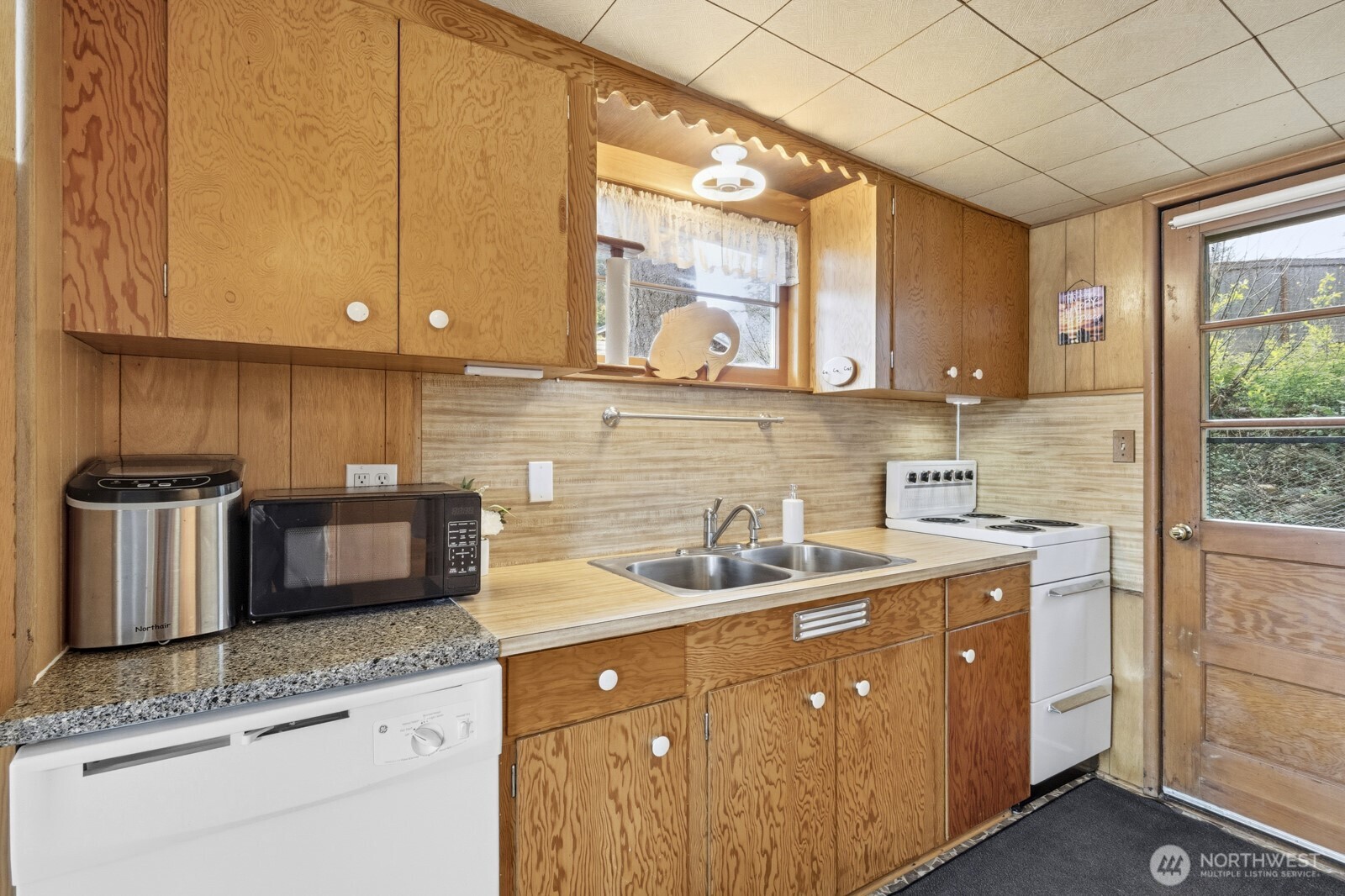 17024 Pleasant Beach Drive SE