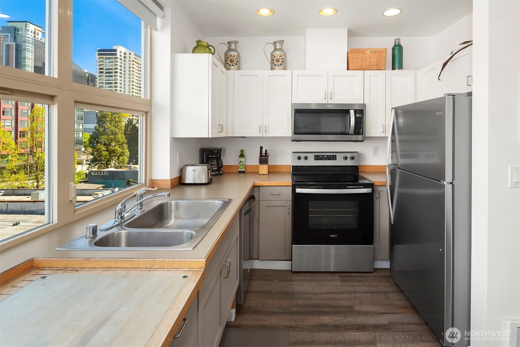 2324 1st Avenue Unit: 414