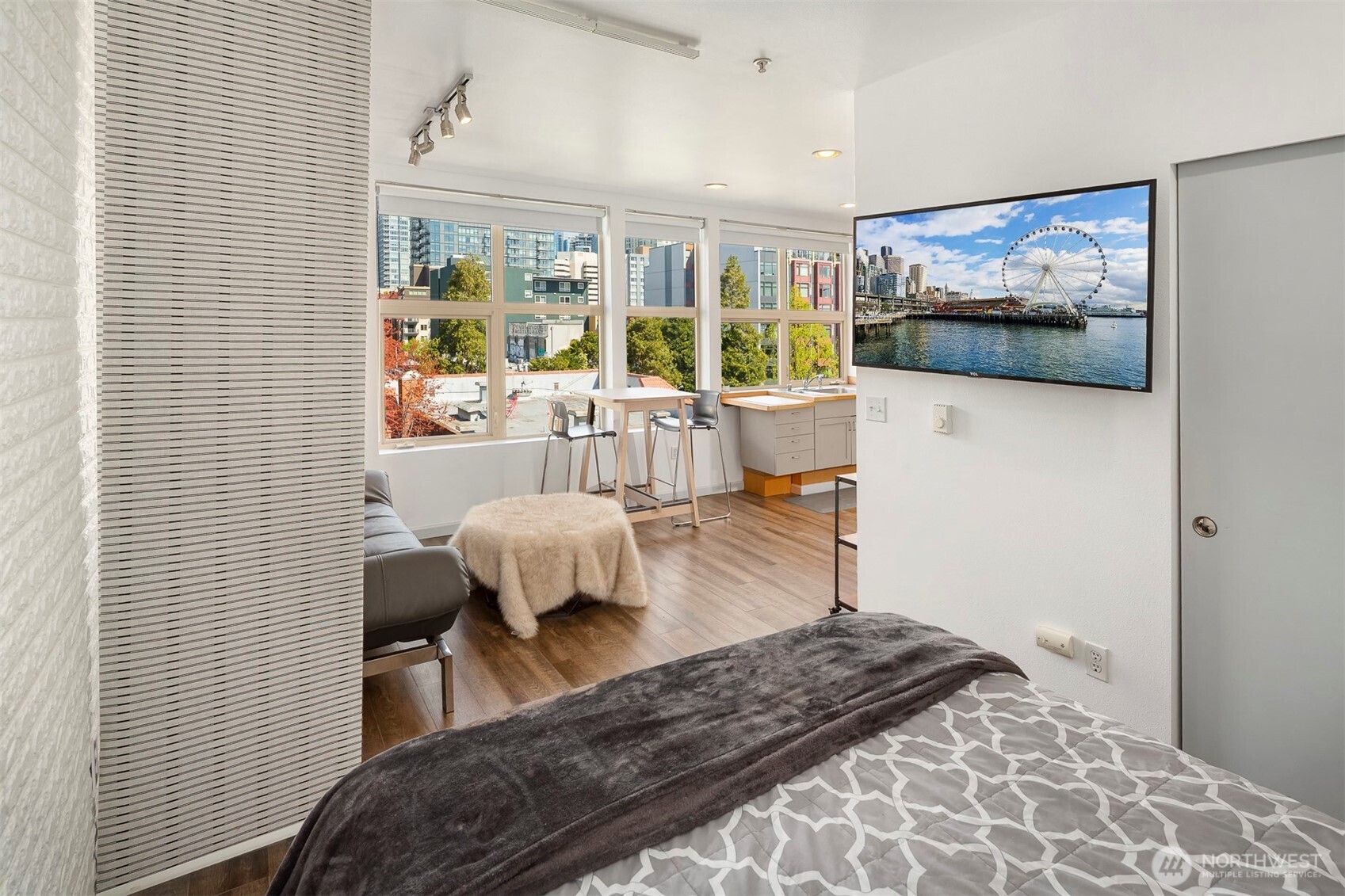2324 1st Avenue Unit: 414
