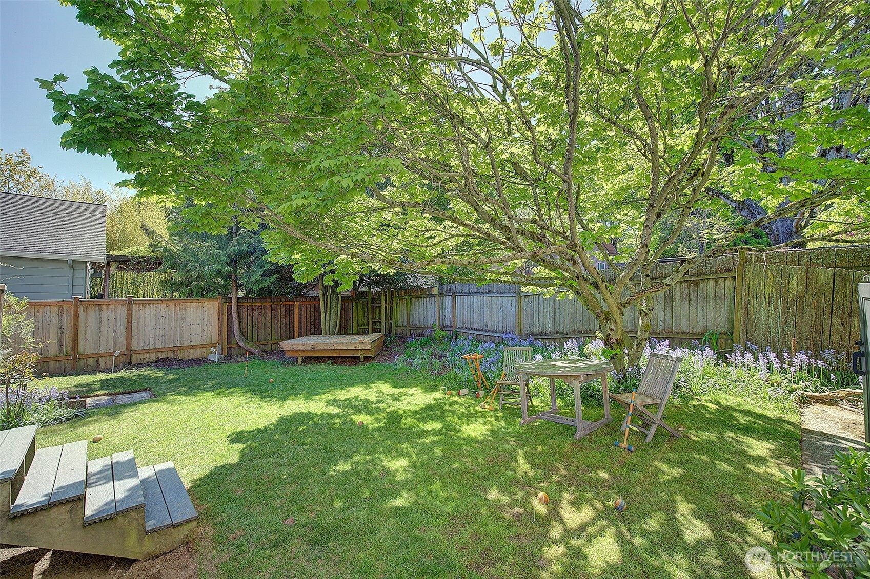 6827 36th Avenue NE