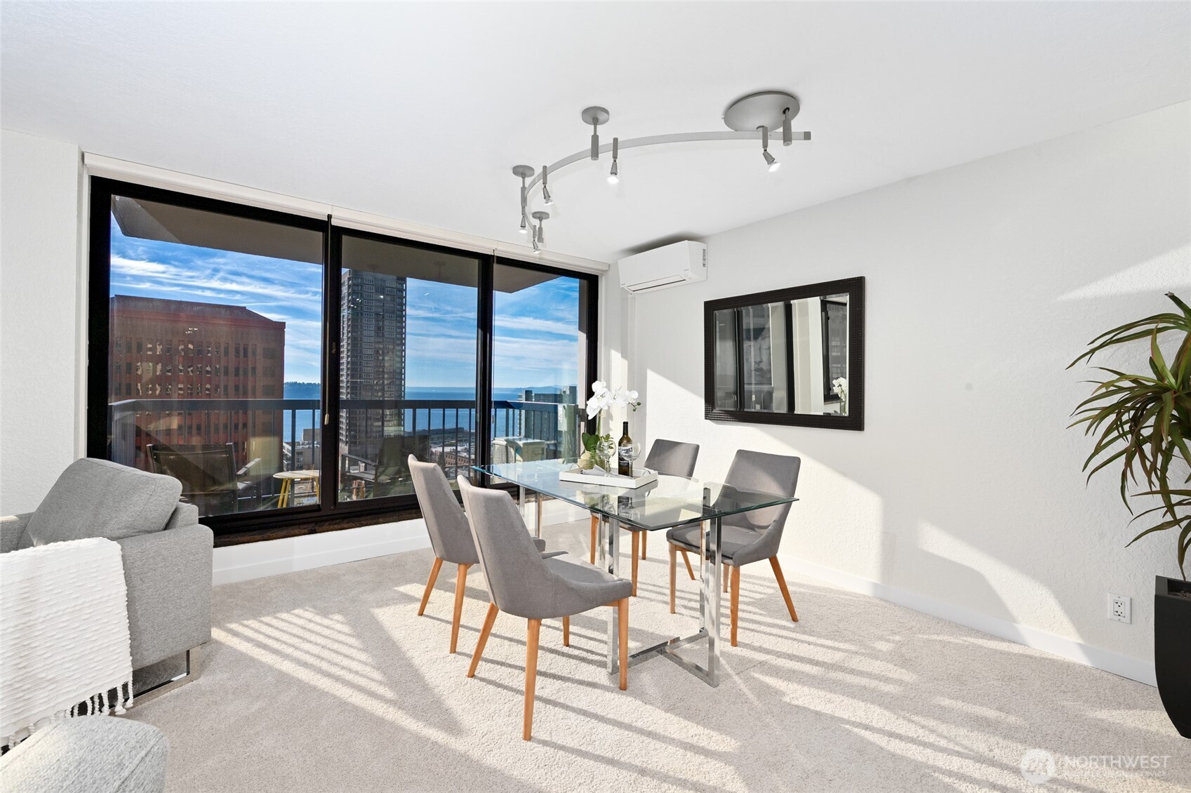 2100 3rd Avenue Unit: 1502