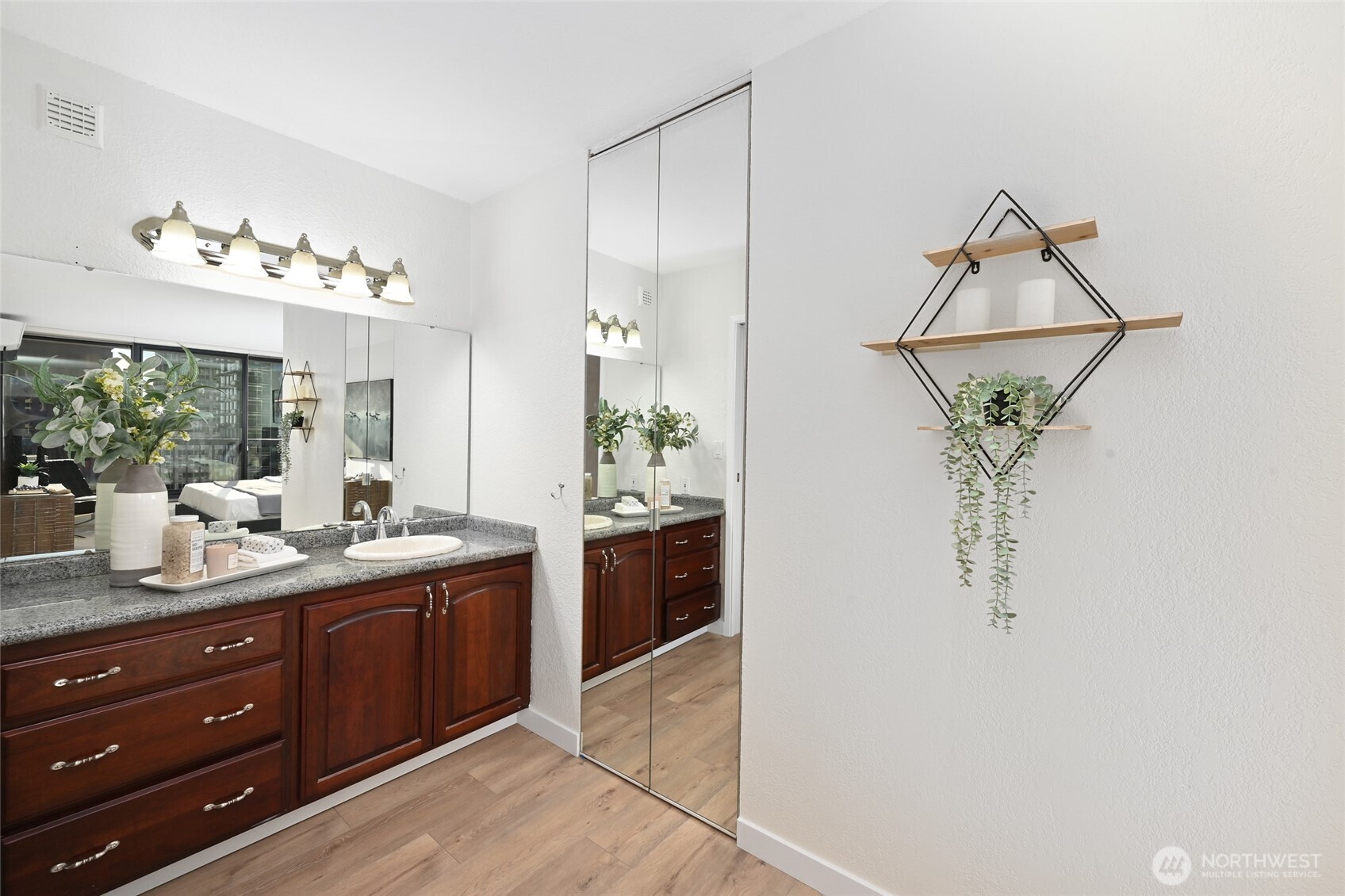 2100 3rd Avenue Unit: 1502