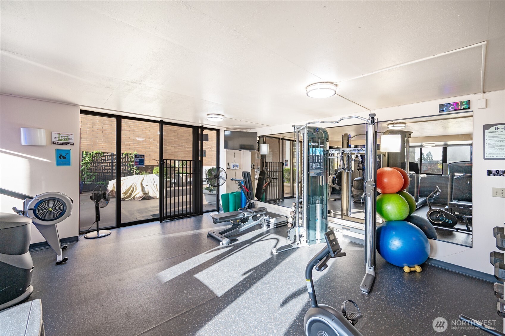 2100 3rd Avenue Unit: 1502