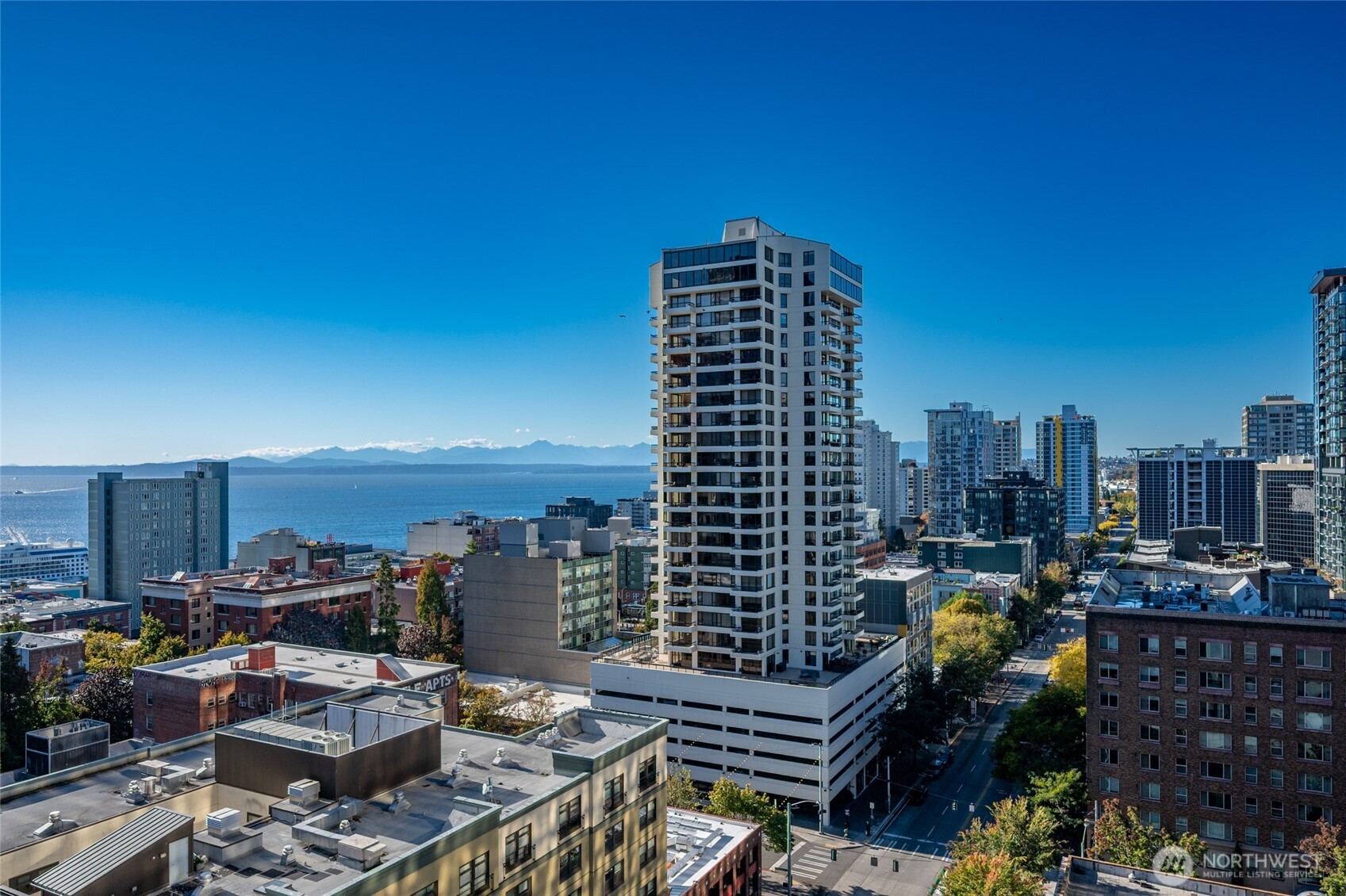 2100 3rd Avenue Unit: 1502