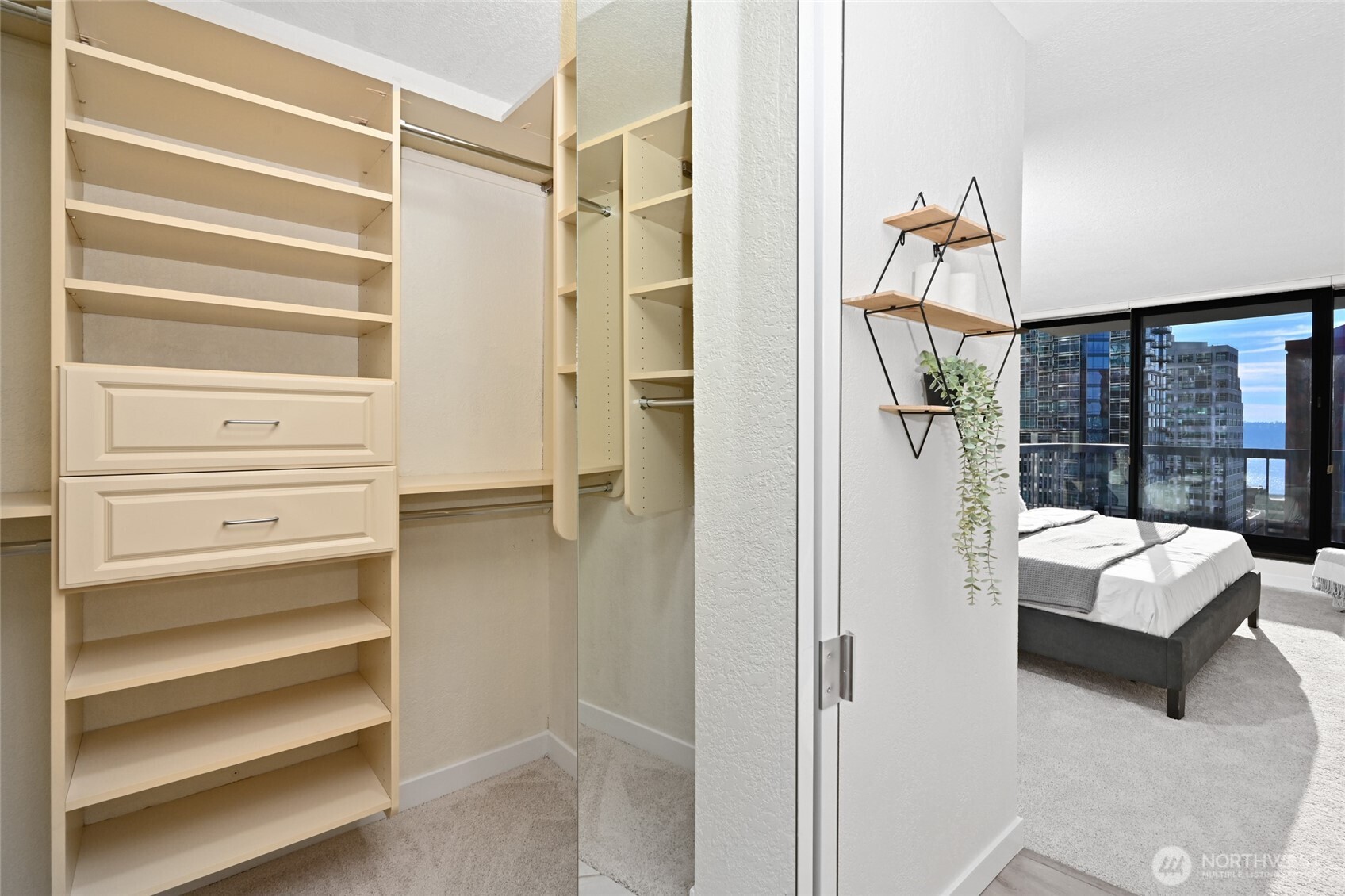 2100 3rd Avenue Unit: 1502