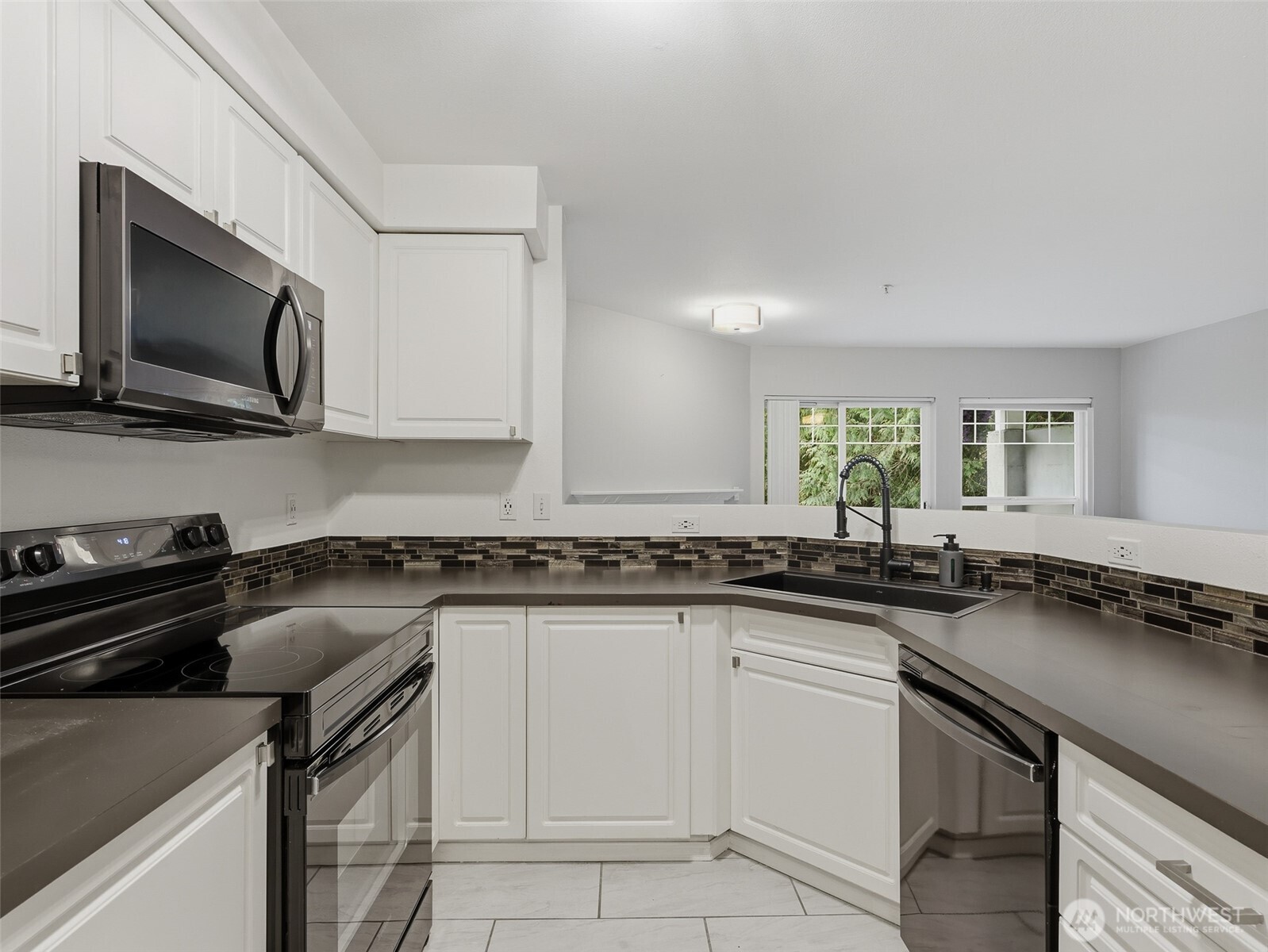 18501 SE Newport Way Unit: H136