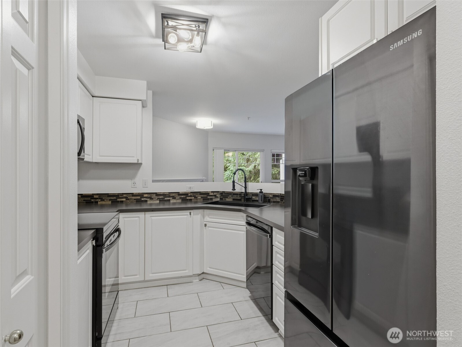 18501 SE Newport Way Unit: H136