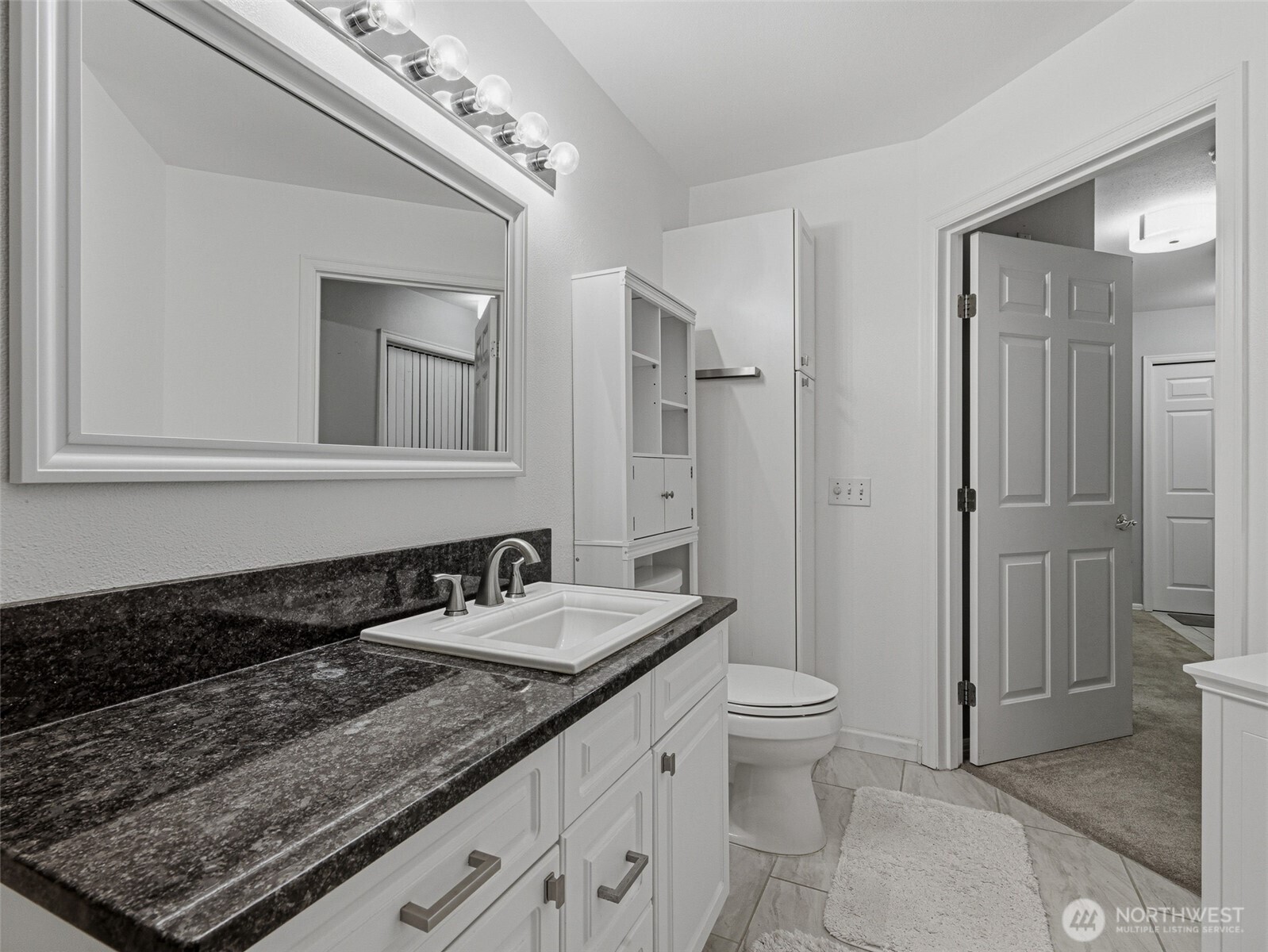 18501 SE Newport Way Unit: H136