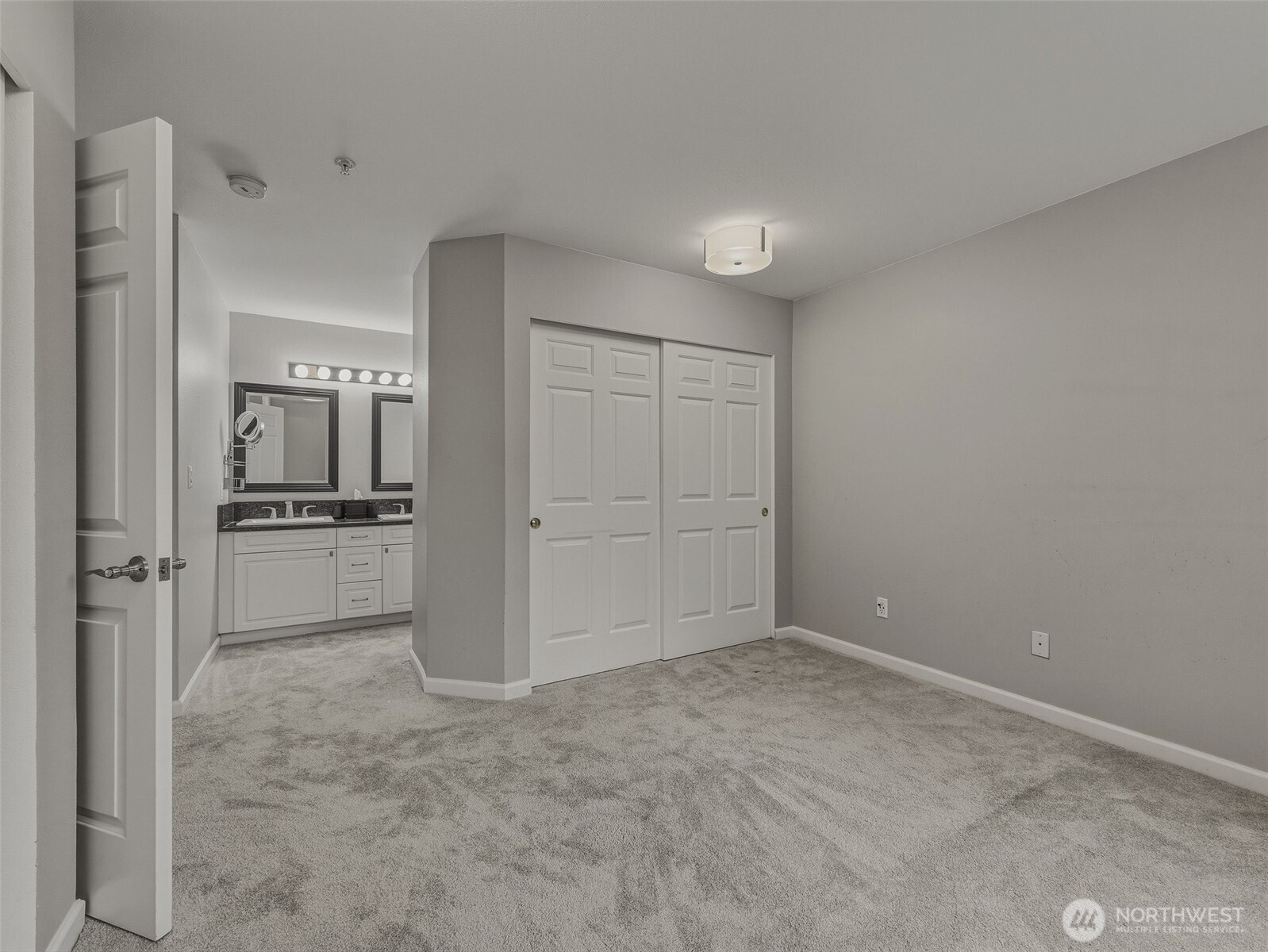 18501 SE Newport Way Unit: H136