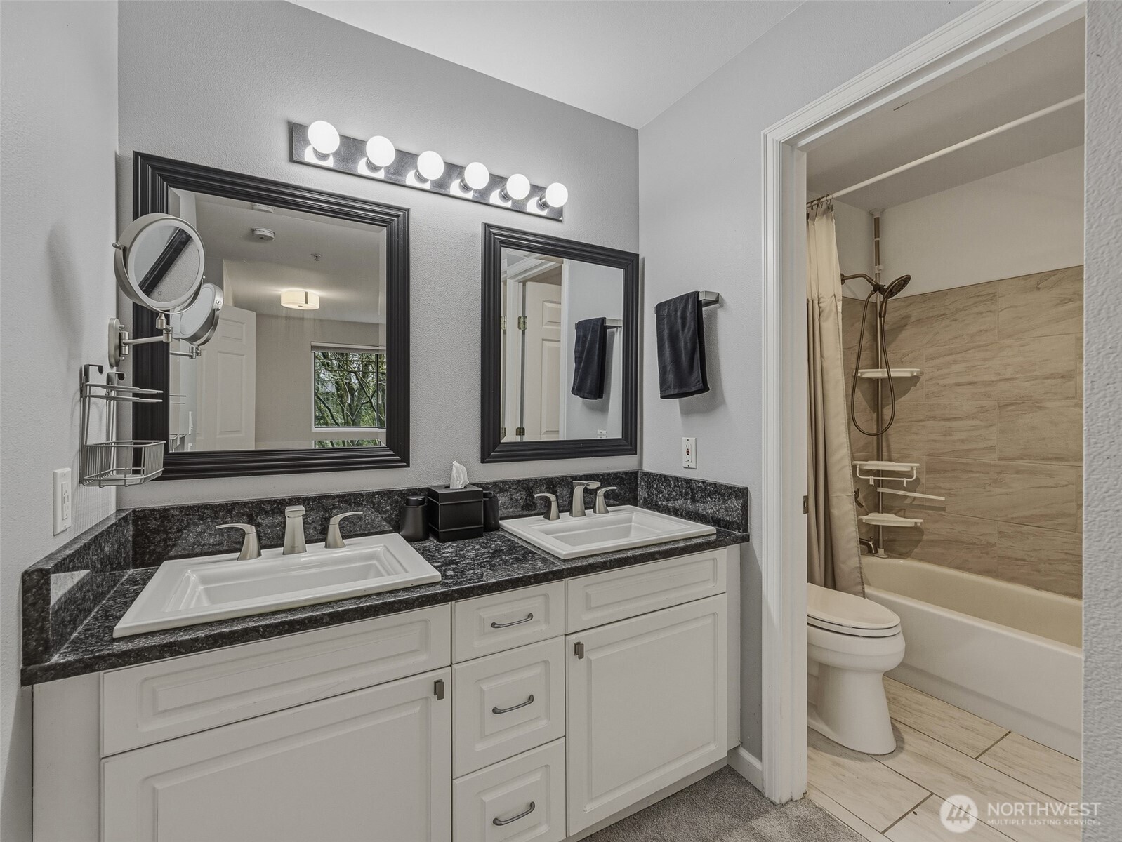 18501 SE Newport Way Unit: H136