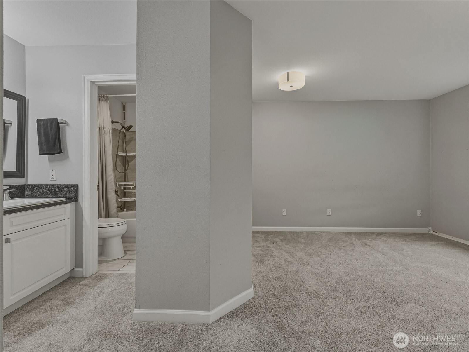 18501 SE Newport Way Unit: H136