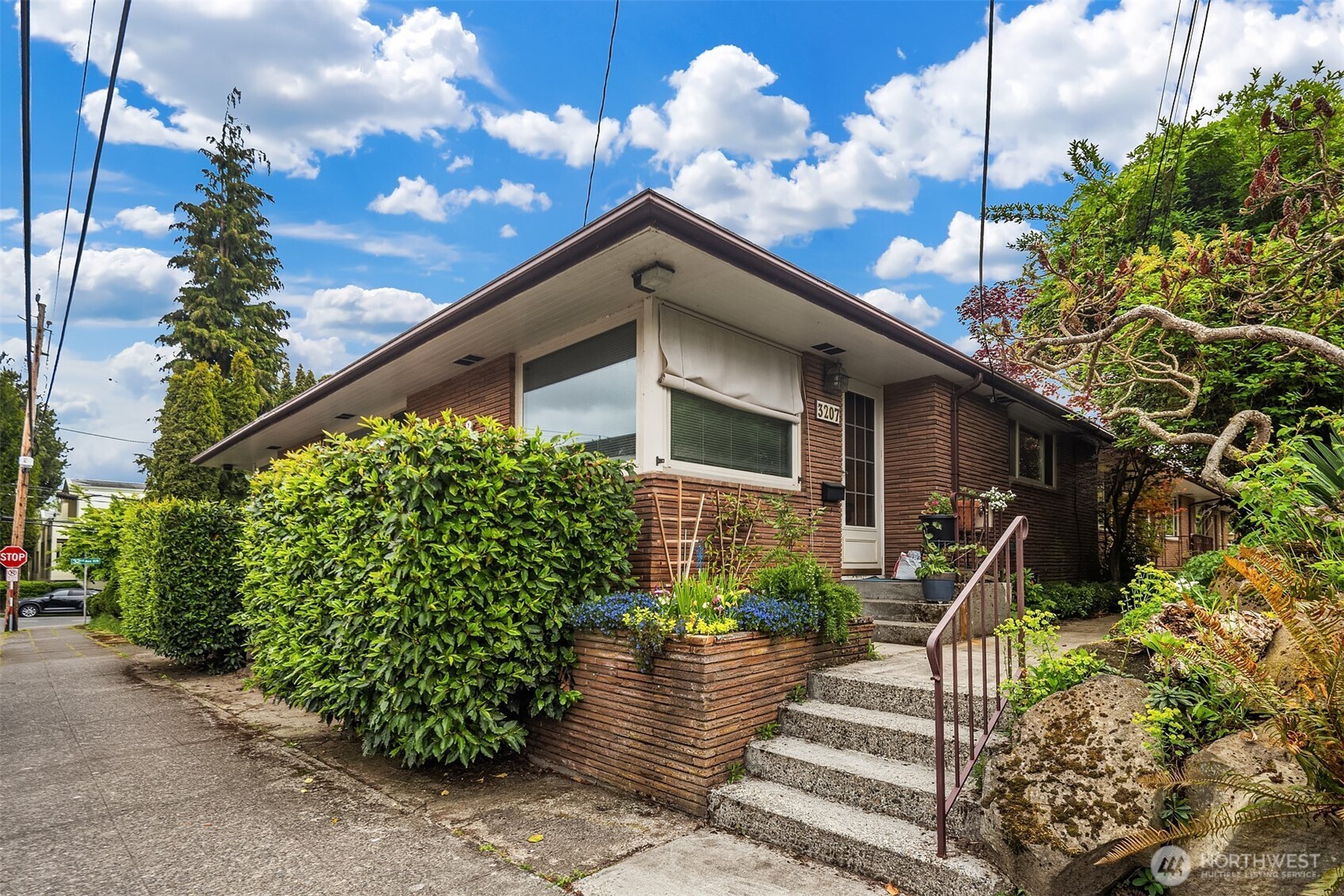 3207 NW 64th Street
