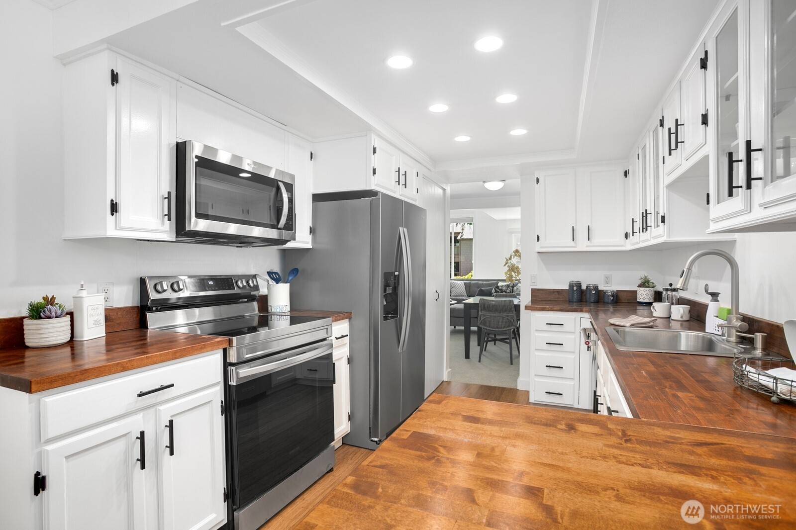 13730 15th Avenue NE Unit: G204