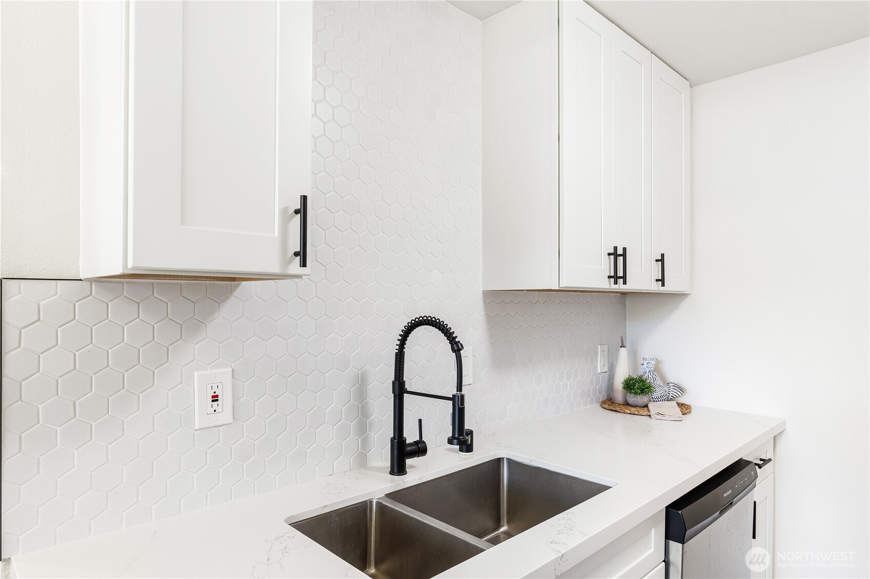 1617 Maple Lane Unit: E7