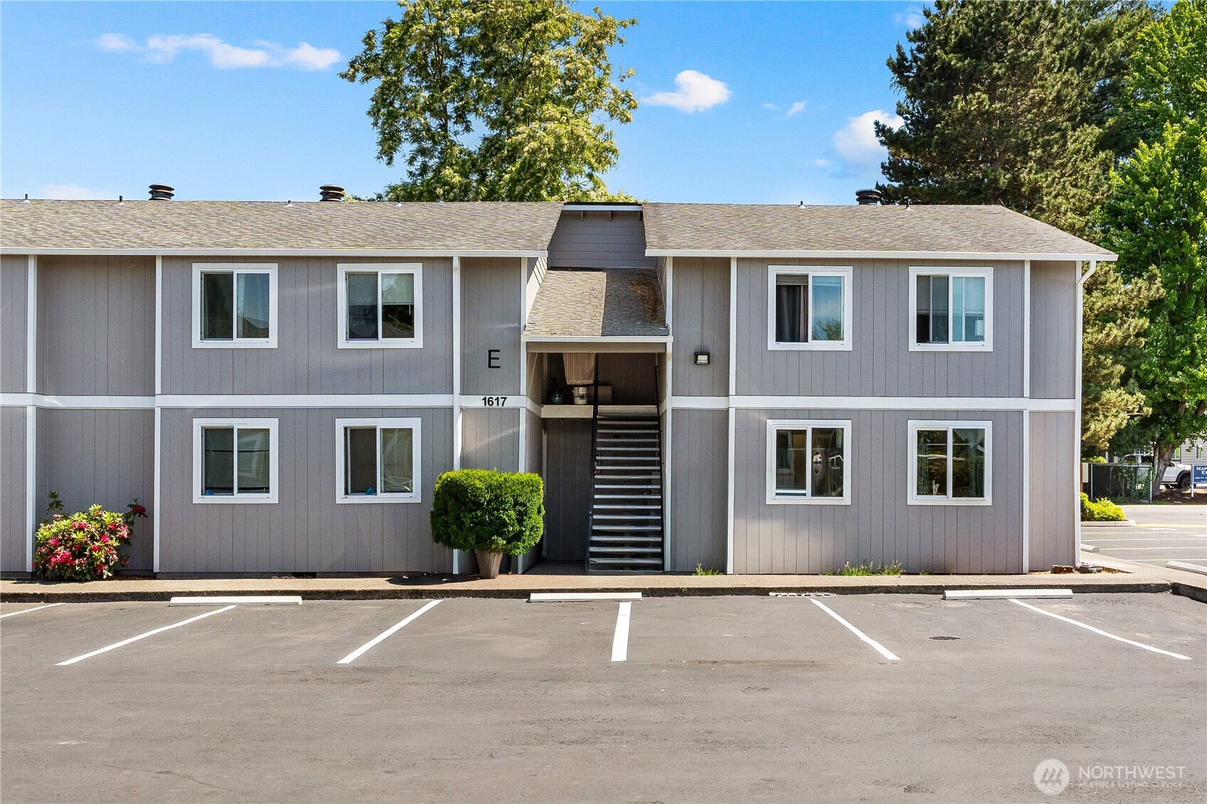 1617 Maple Lane Unit: E7