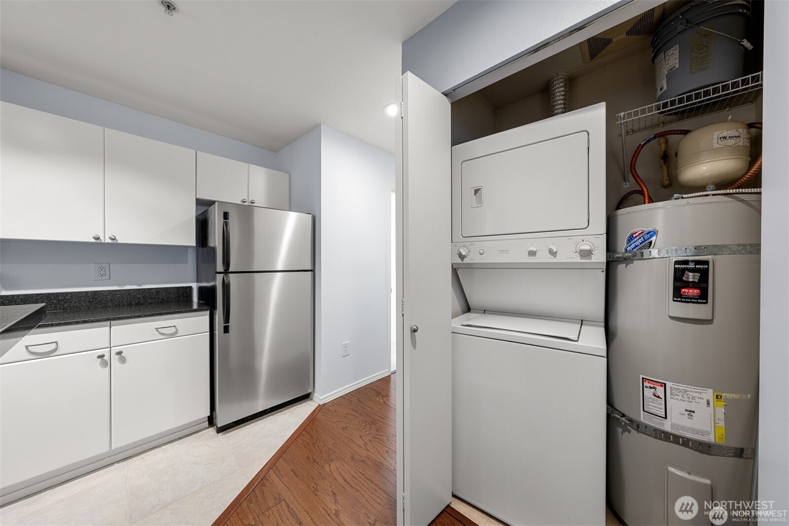 1323 Boren Avenue Unit: 206