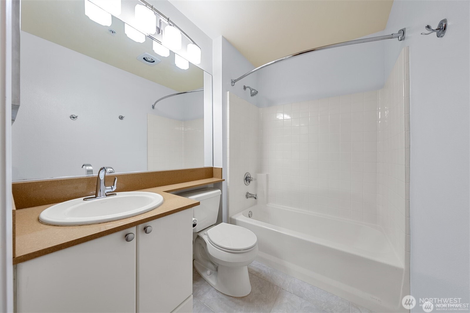 1323 Boren Avenue Unit: 206