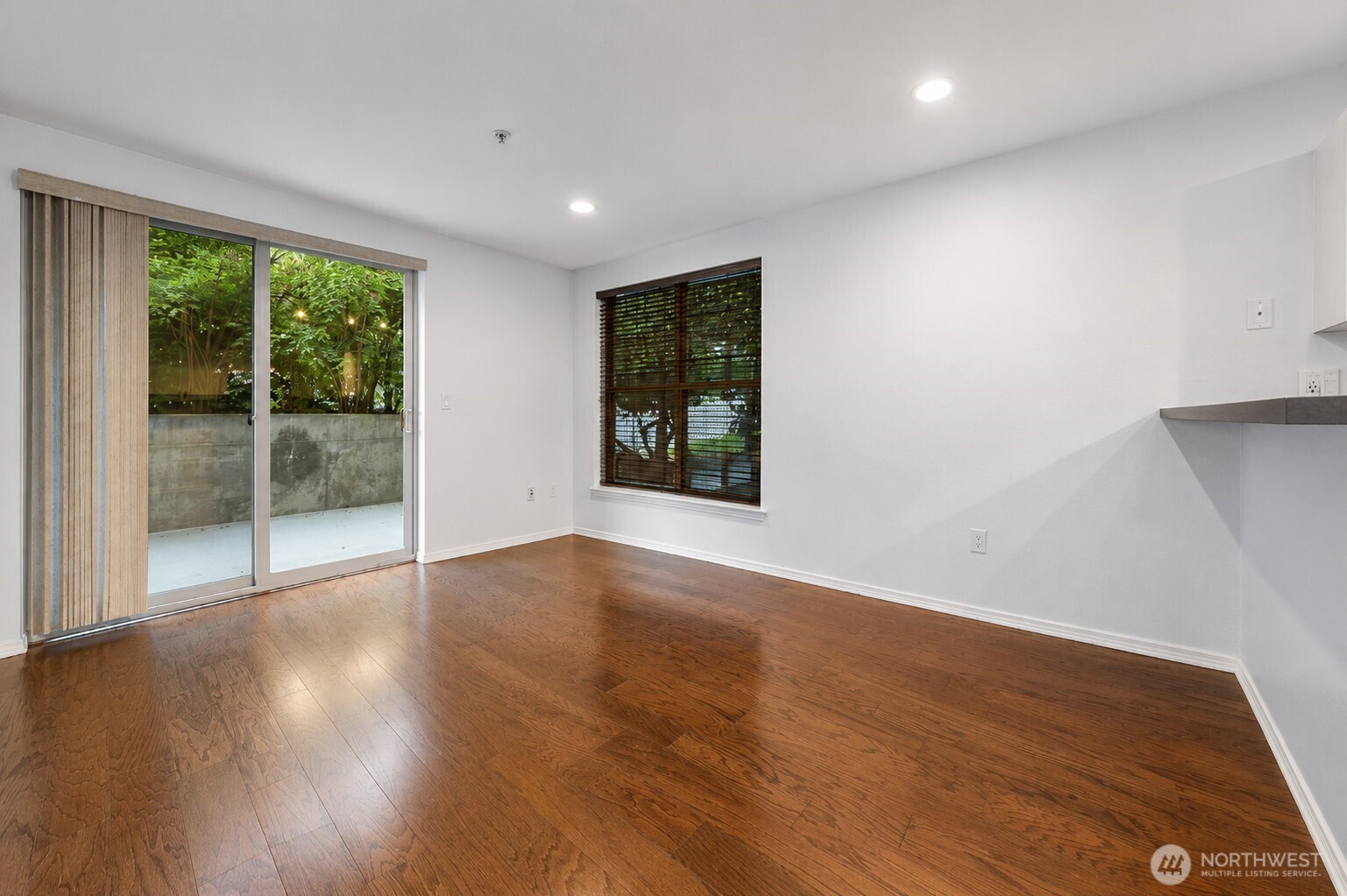1323 Boren Avenue Unit: 206