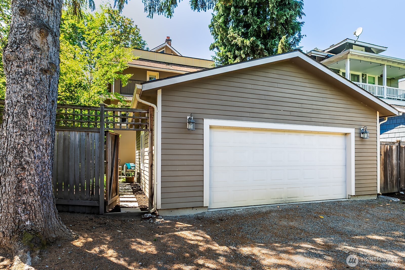 1506 17th Avenue E