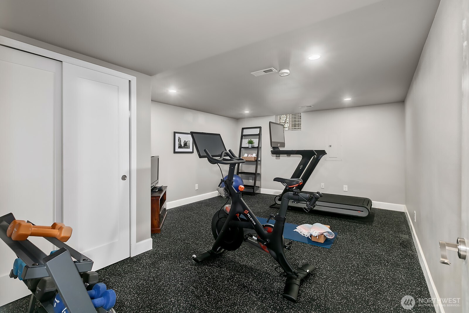 1506 17th Avenue E
