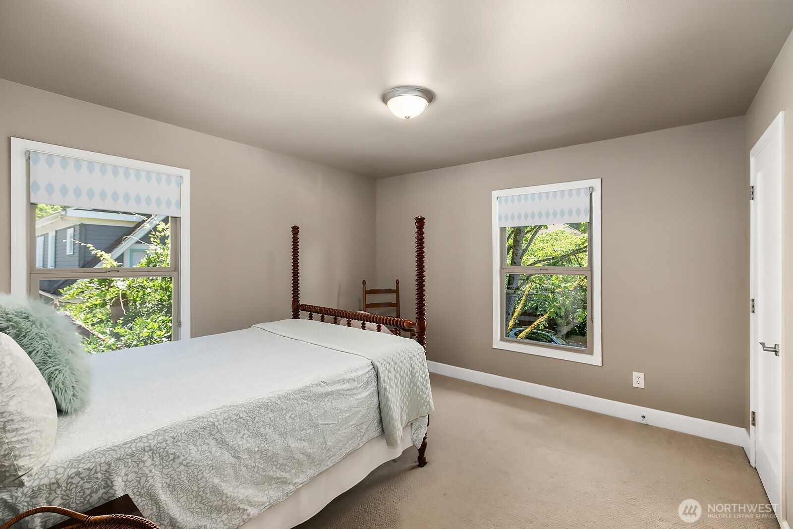 1506 17th Avenue E