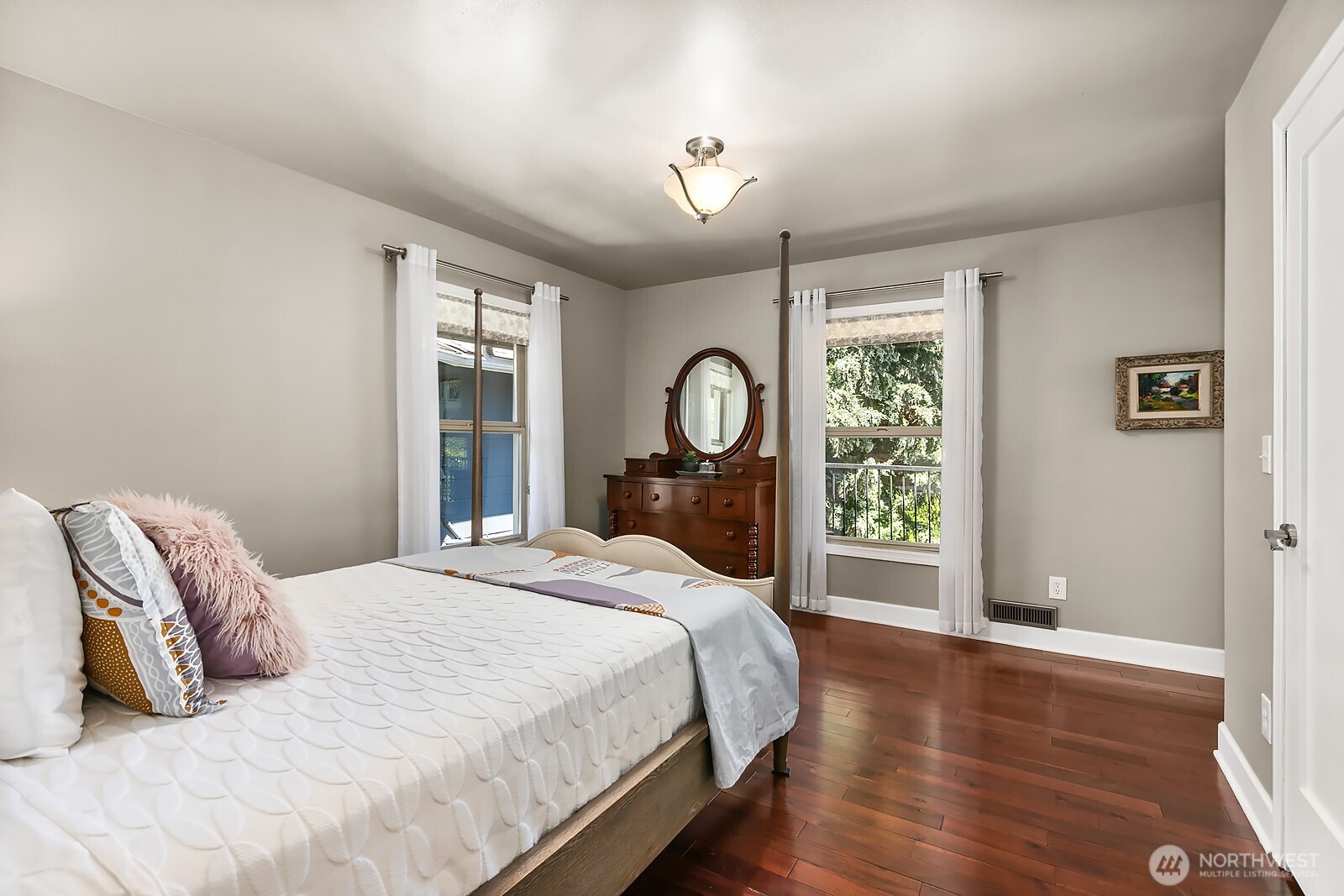 1506 17th Avenue E