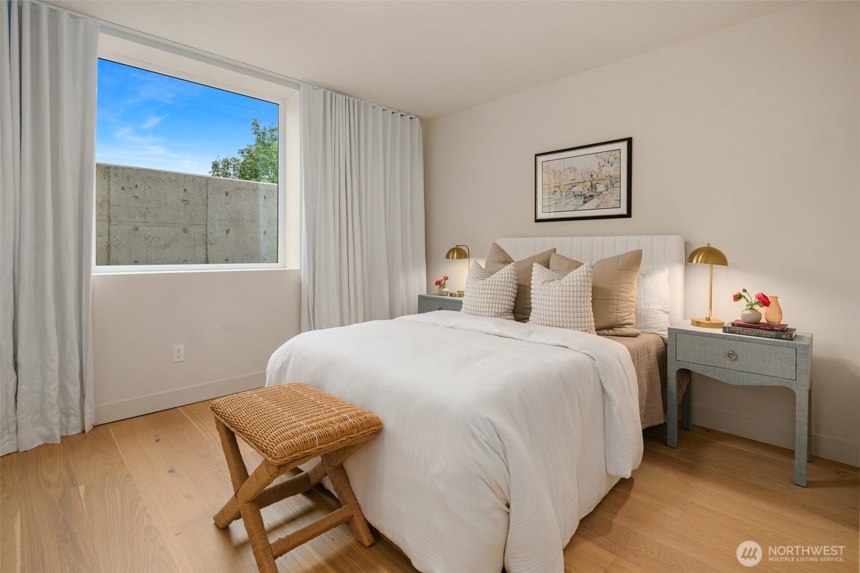 454 NE 40th Street